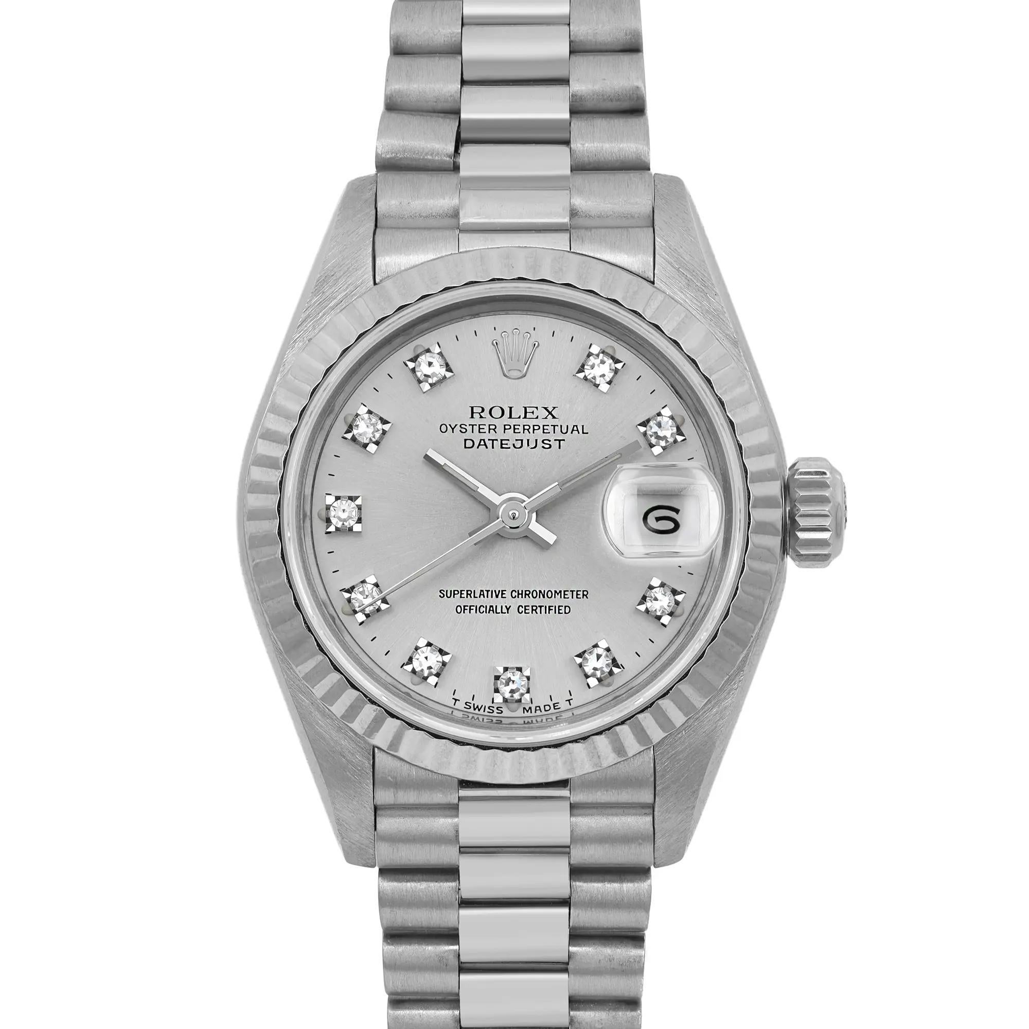 Pre-owned in good condition. Comes with a box and 2023 dated Rolex service card. No booklet.

🟩 Basic Information
Brand: Rolex

Model Name: Lady-Datejust

Model Number: 69179

Type: Wristwatch

Department: Women

Style: Luxury

Vintage: Yes

Year