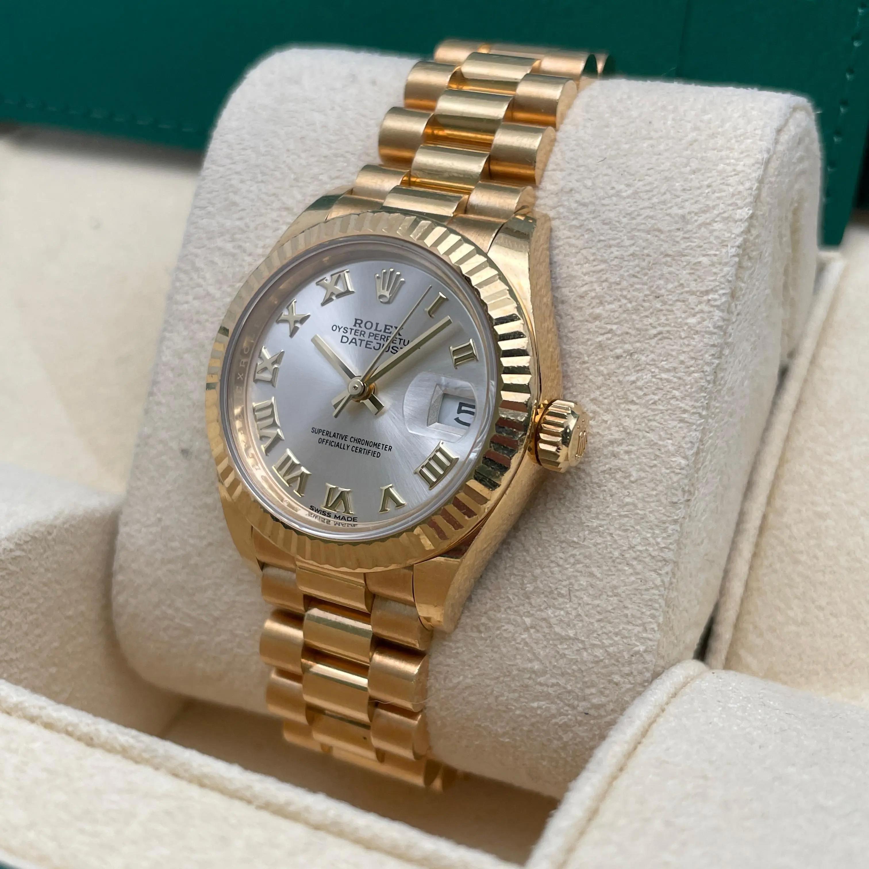 Rolex Lady-Datejust 28mm Oro giallo 18K Quadrante romano argento Orologio da donna 279178 In condizioni ottime in vendita a New York, NY