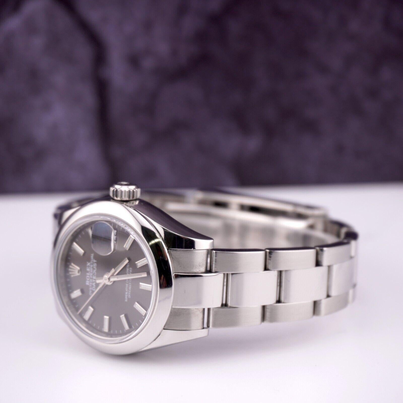 Modern Rolex Lady Datejust 28mm Stainless Steel Smooth Oyster Silver Dial Watch 279160 For Sale