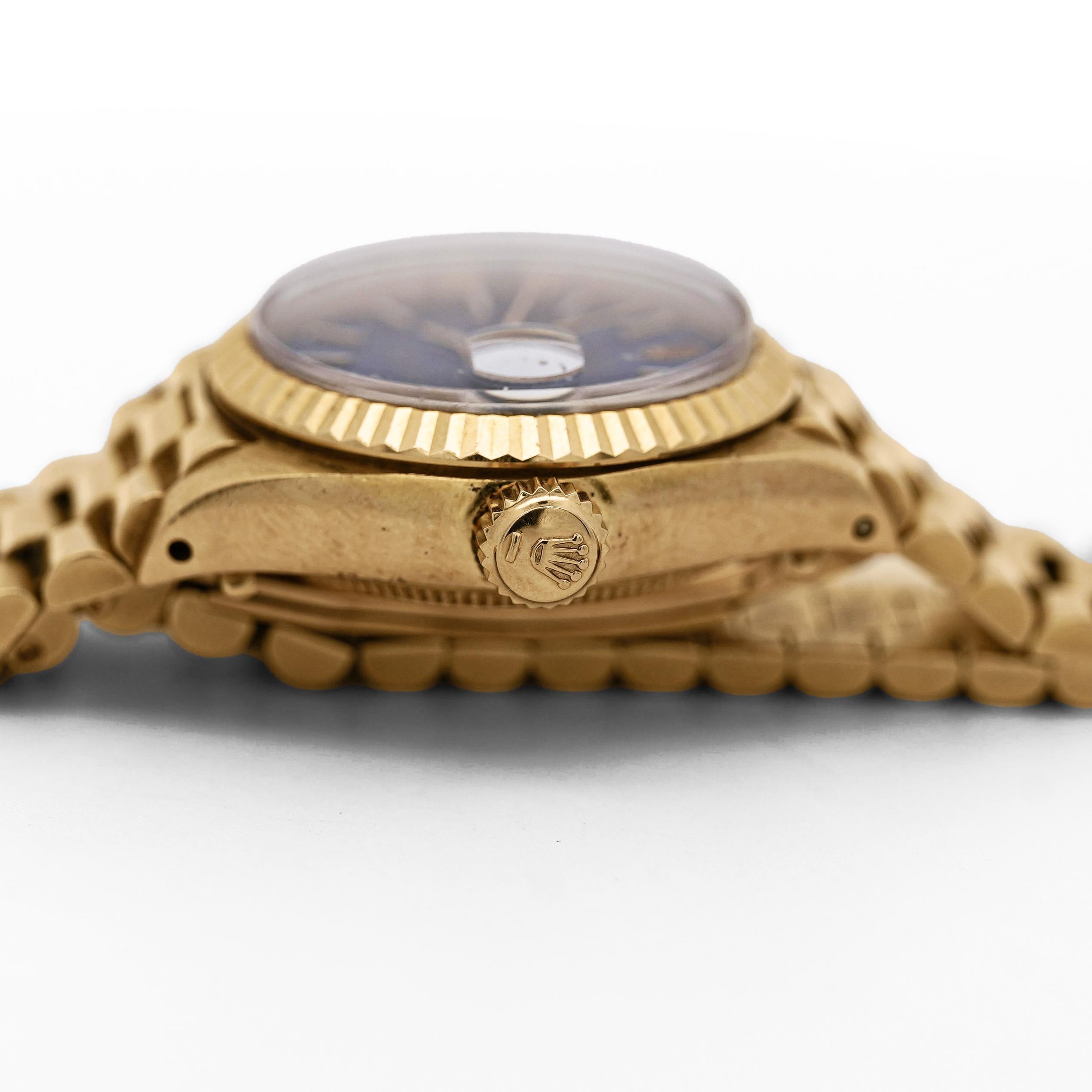 Rolex Montre pour femme DateJust 6917 avec cadran bleu et bracelet président en or 18 carats en vente 4