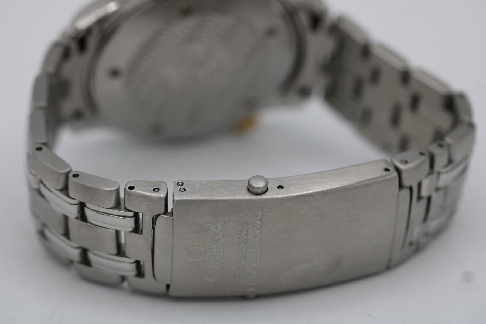 Rolex Lady Datejust 79174  Factory MOP Diamond Dial  Full Set  26mm In Good Condition For Sale In London, GB