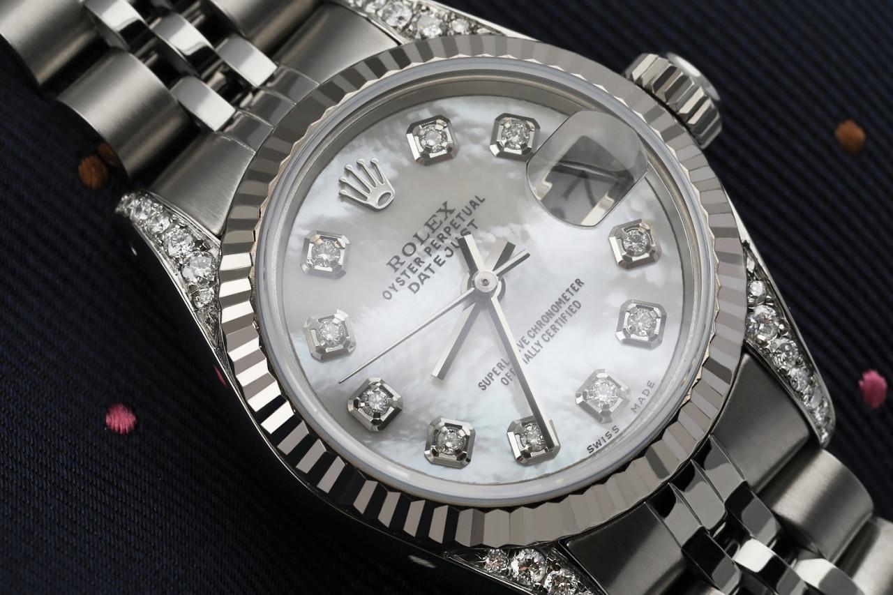 Taille ronde Rolex Montre-bracelet Datejust blanche avec ornements en diamants, pour femmes 69174 en vente