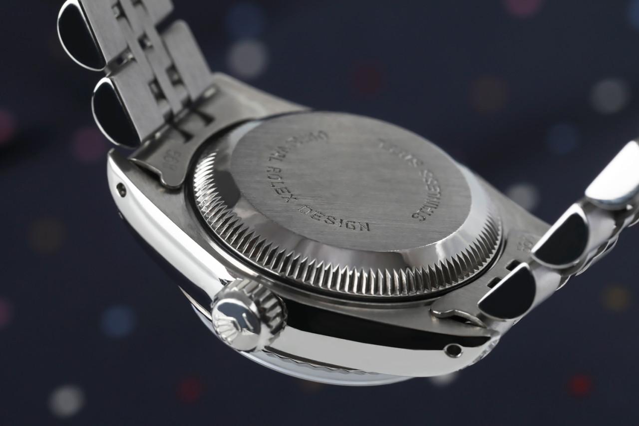 Rolex Montre-bracelet Datejust blanche avec ornements en diamants, pour femmes 69174 en vente 1