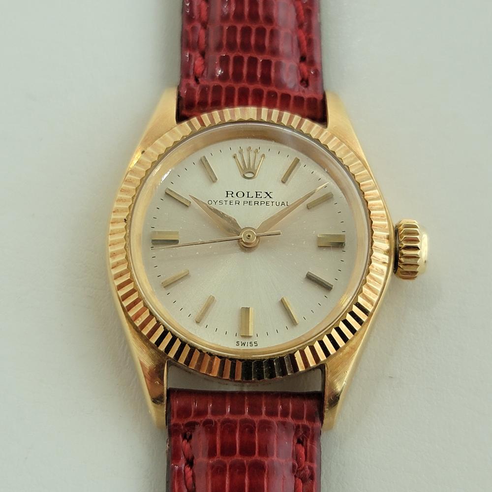 Charmante Luxus, Rolex 18k massivem Gold Lady Oyster Perpetual automatisch, c.1963, in ausgezeichnetem ästhetischen und Arbeitsbedingungen. Von einem Uhrmachermeister für echt befunden. Wunderschönes Rolex-Zifferblatt mit applizierten Stabindexen,