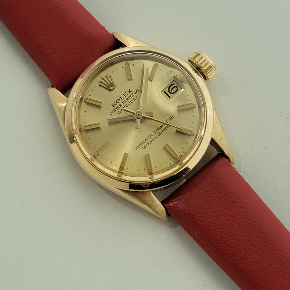Rolex Lady Oyster Perpetual Datejust 6516 25mm 18k Solid Gold 1960s Swiss RA428 In Excellent Condition For Sale In Beverly Hills, CA