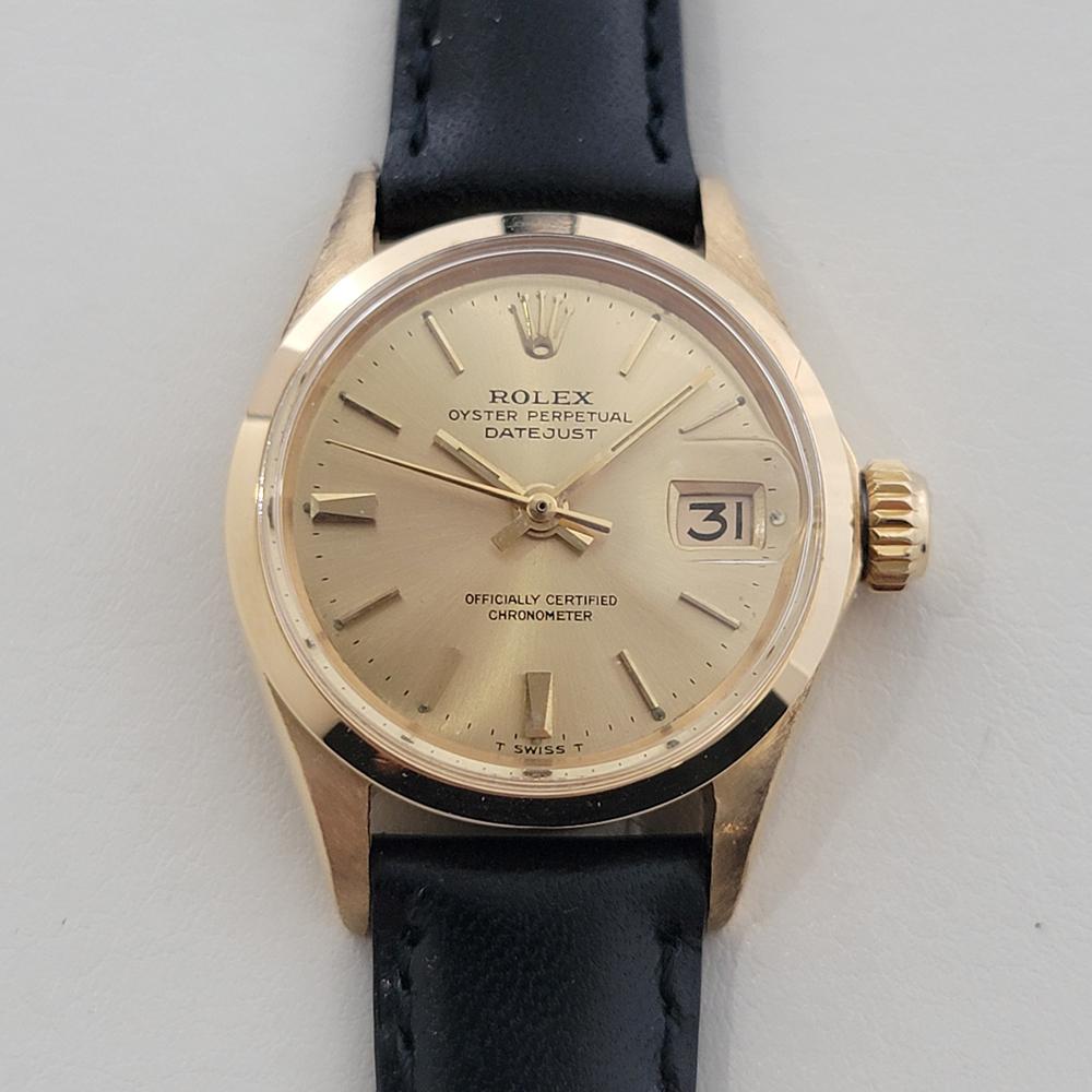 Luxurious elegance, a rare luxurious classic from Rolex, 18k solid gold Lady Datejust automatic, c.1967, in excellent working condition. Verified authentic by a master watchmaker. Gorgeous Rolex gold dial with applied baton index hour markers, gilt