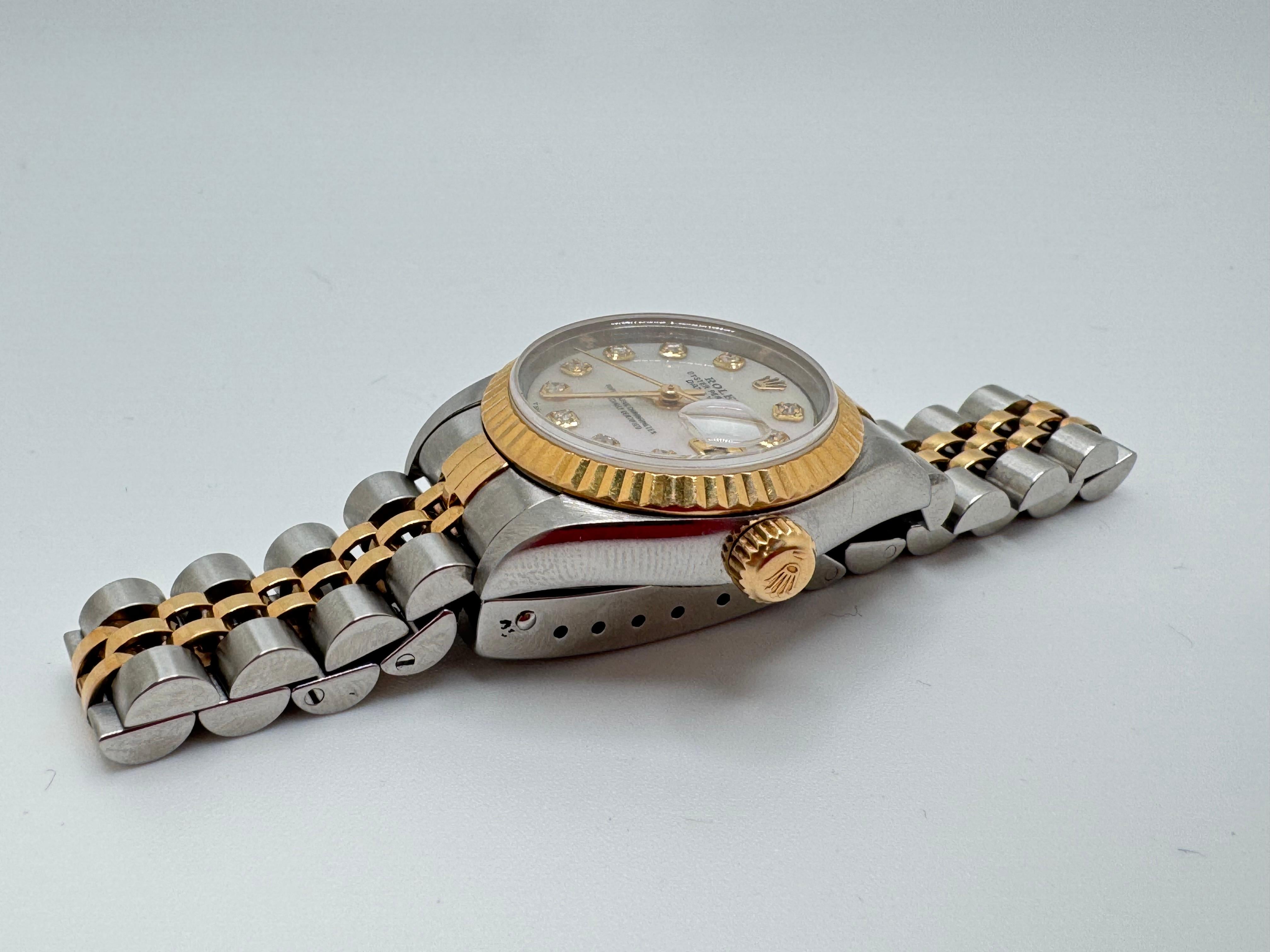 Rolex Montre Datejust pour femme avec lunette cannelée, 1996 en vente 2