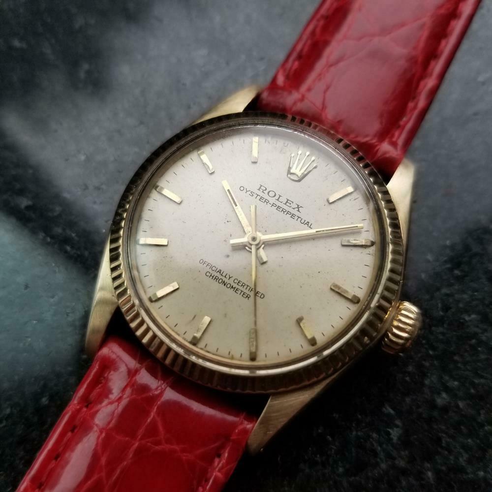 Timeless icon, men's 14k solid gold Rolex Oyster Perpetual ref.6551 automatic, c.1956. Verified authentic by a master watchmaker. Gorgeous, untouched, gold vintage Rolex dial, applied gold indice hour markers, gilt minute and hour hands, sweeping