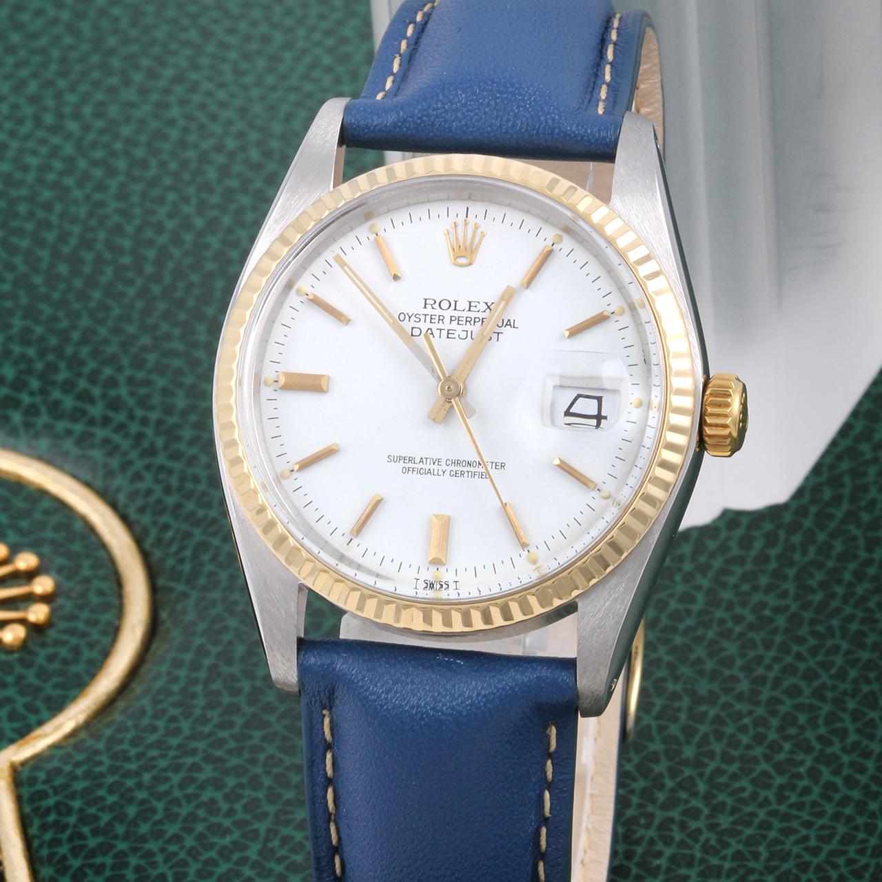 Schweizer Handgelenk - SKU 16013-WHT-STK-FAC-FLT-BLL-BG13221

Marke : Rolex
Modell : Datejust Ref# 16013 - Kunststoff-Quickset-Modell 
Geschlecht : Herren
Metalle : 18K Gelbgold/Edelstahl
Gehäusegröße: 36 mm
Zifferblatt : Original Rolex White Stick