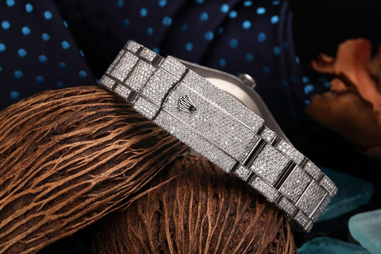 Rolex Montre Datejust II avec cadran en acier inoxydable pavé de diamants, pour hommes, 41 mm 116300 en vente 3