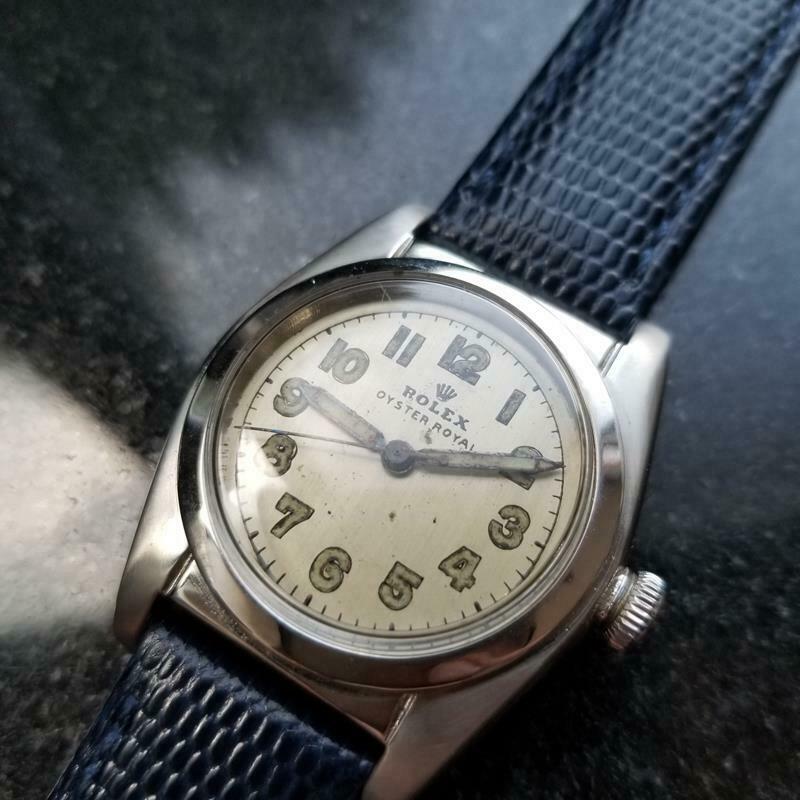 Timeless icon, men's rare Rolex Oyster Royal ref.2940 bubble back automatic, c.1936. Verified authentic by a master watchmaker. Gorgeous, original Rolex cream dial, painted on Arabic numeral hour markers, lumed minute and hour hands, sweeping