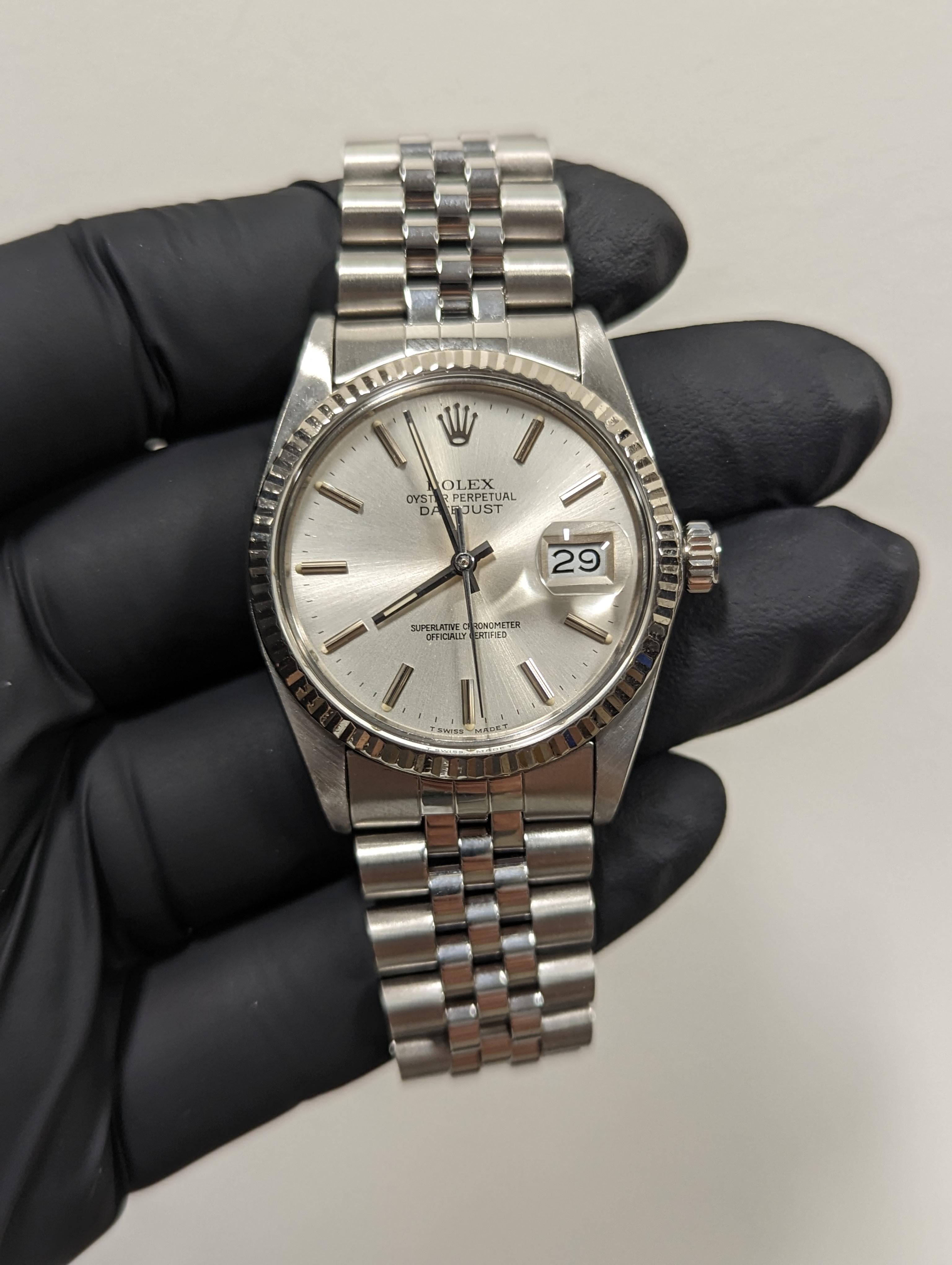 Rolex Mens Stainless Steel Datejust Silver Stick Dial Fluted Bezel Jubilee Watch In Good Condition For Sale In San Pedro, CA