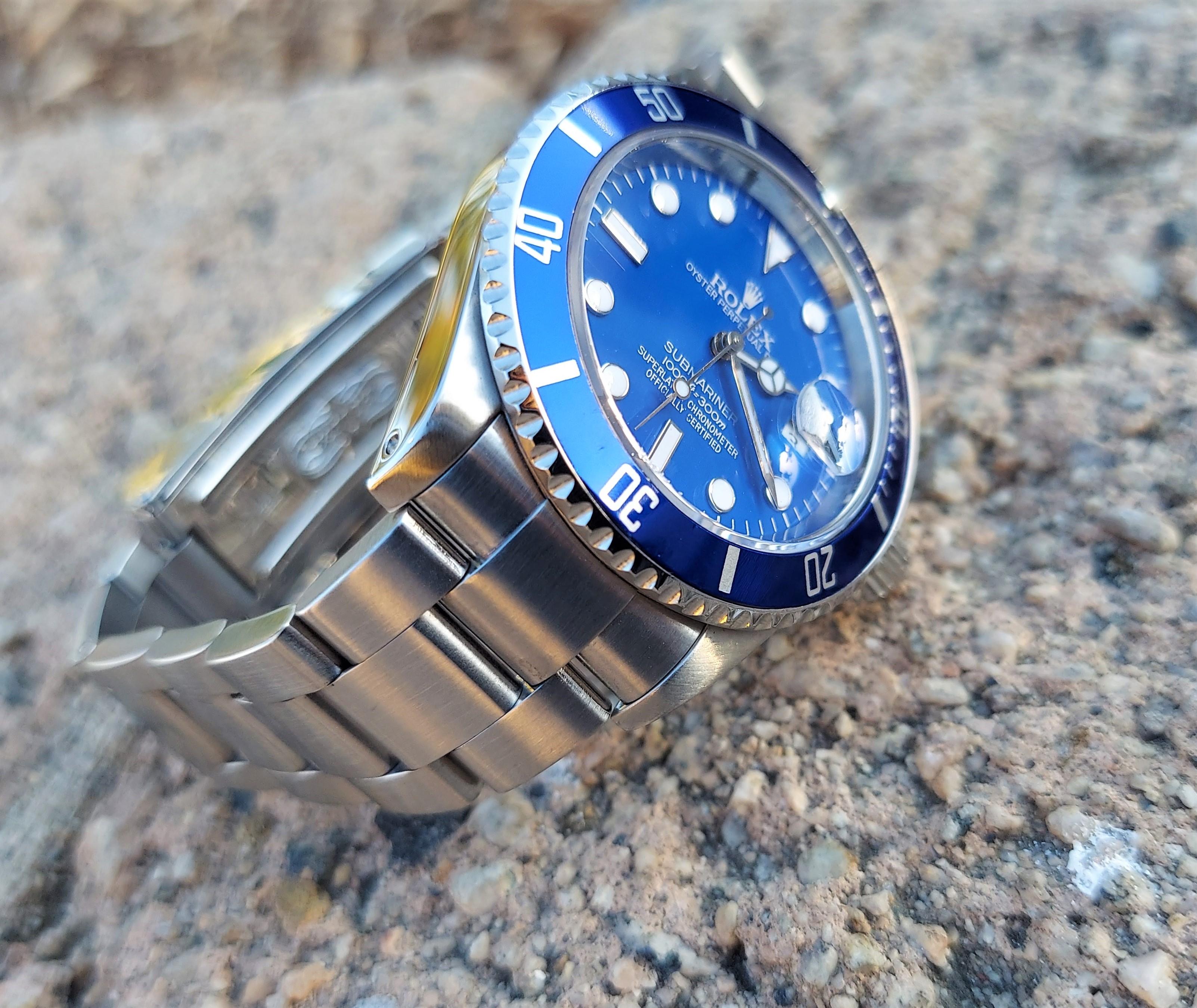 Rolex Mens Submariner 16610 Oyster Blue In Good Condition In San Fernando, CA