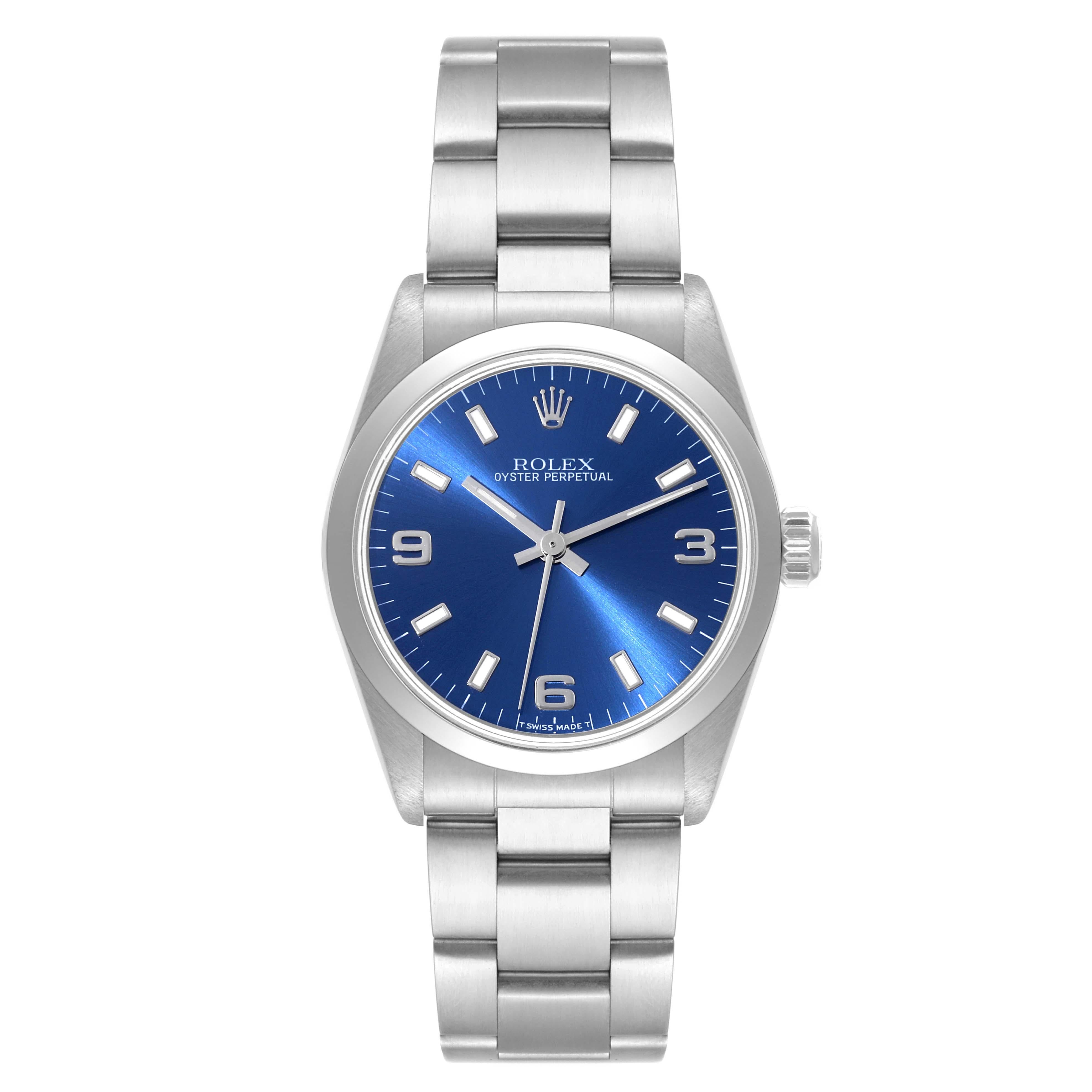 Rolex Midsize 31mm Blue Dial Automatic Steel Ladies Watch 67480. Mouvement automatique à remontage automatique. Boîtier oyster en acier inoxydable de 31.0 mm de diamètre. Logo Rolex sur la couronne. Lunette lisse en acier inoxydable. Verre saphir