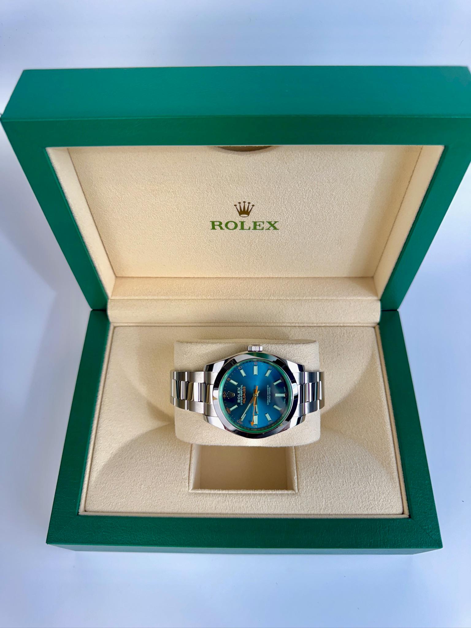 Rolex Milgauss Stainless Steel 40 mm Z-blue Dial Oyster Style: 116400GV 2022 In Excellent Condition For Sale In Beverly Hills, CA