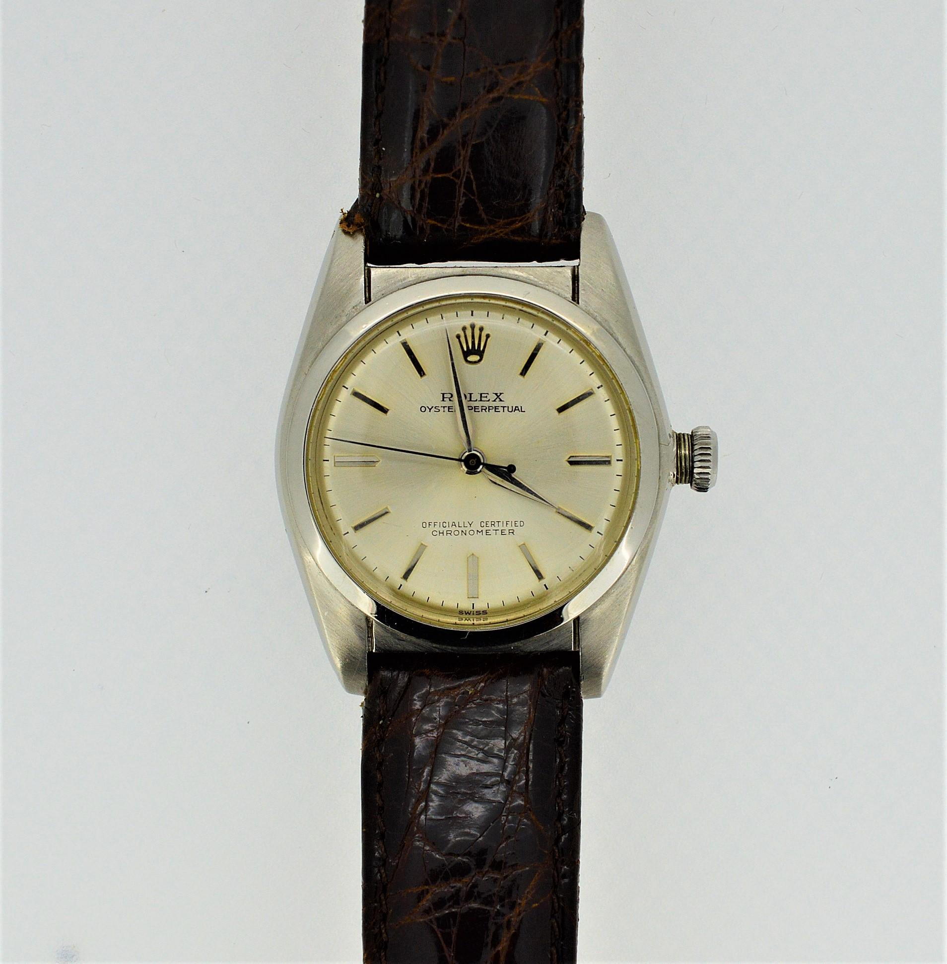 Rolex Model 5050 Perpetual Bubble Back Stainless Steel Men's Wrist Watch.  Post WWII style and in very fine condition with fresh genuine crocodile strap, 32mm screw down case, acrylic crystal, self-winding with sweep second hand. In fine condition. 