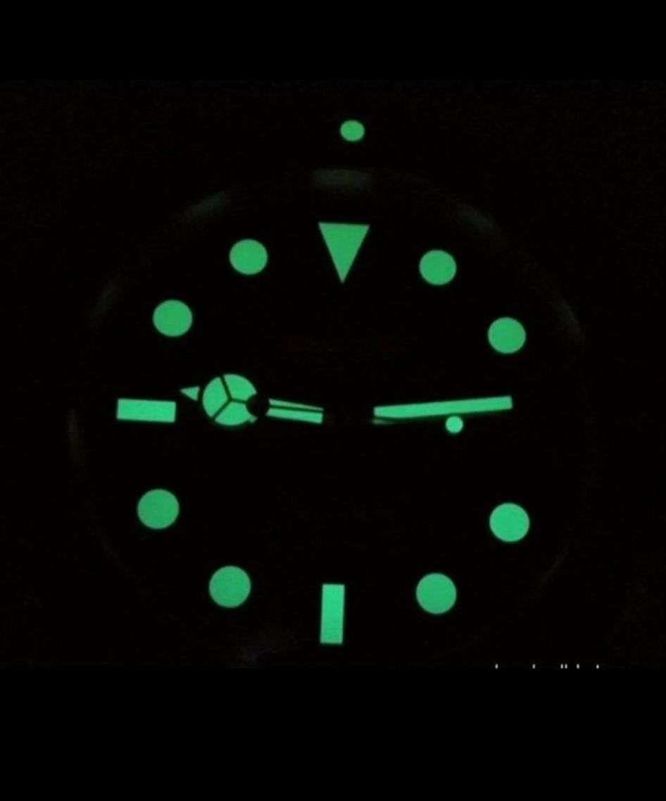 ROLEX Officially Certified Oyster Perpetual Date Green Submariner Wall Clock In Good Condition In Nottingham, GB