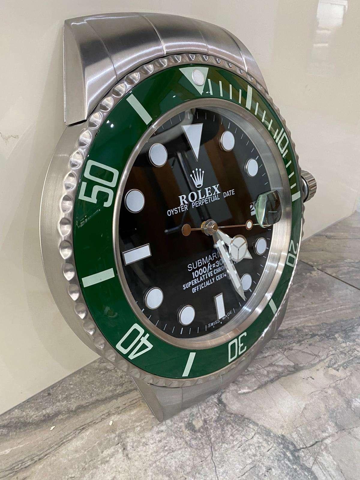 Horloge murale ROLEX Oyster Perpetual Green Submariner certifiée officiellement  Bon état à Nottingham, GB