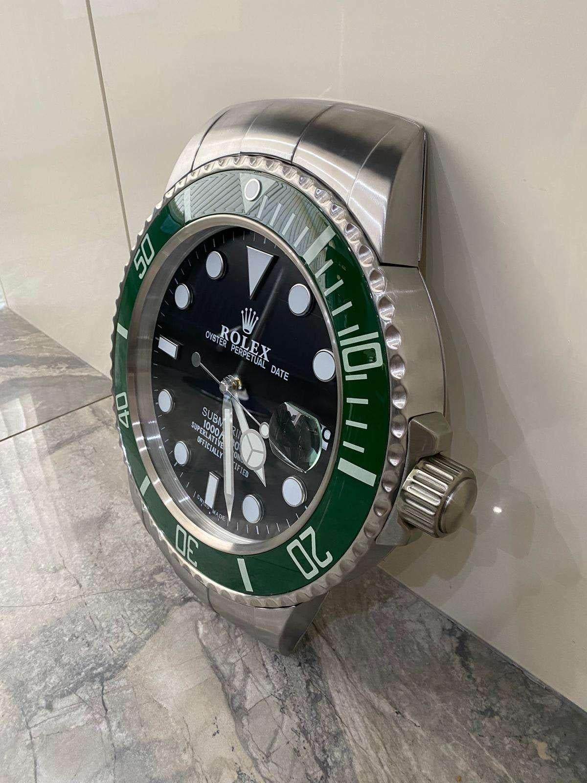 20ième siècle Horloge murale ROLEX Oyster Perpetual Green Submariner certifiée officiellement 