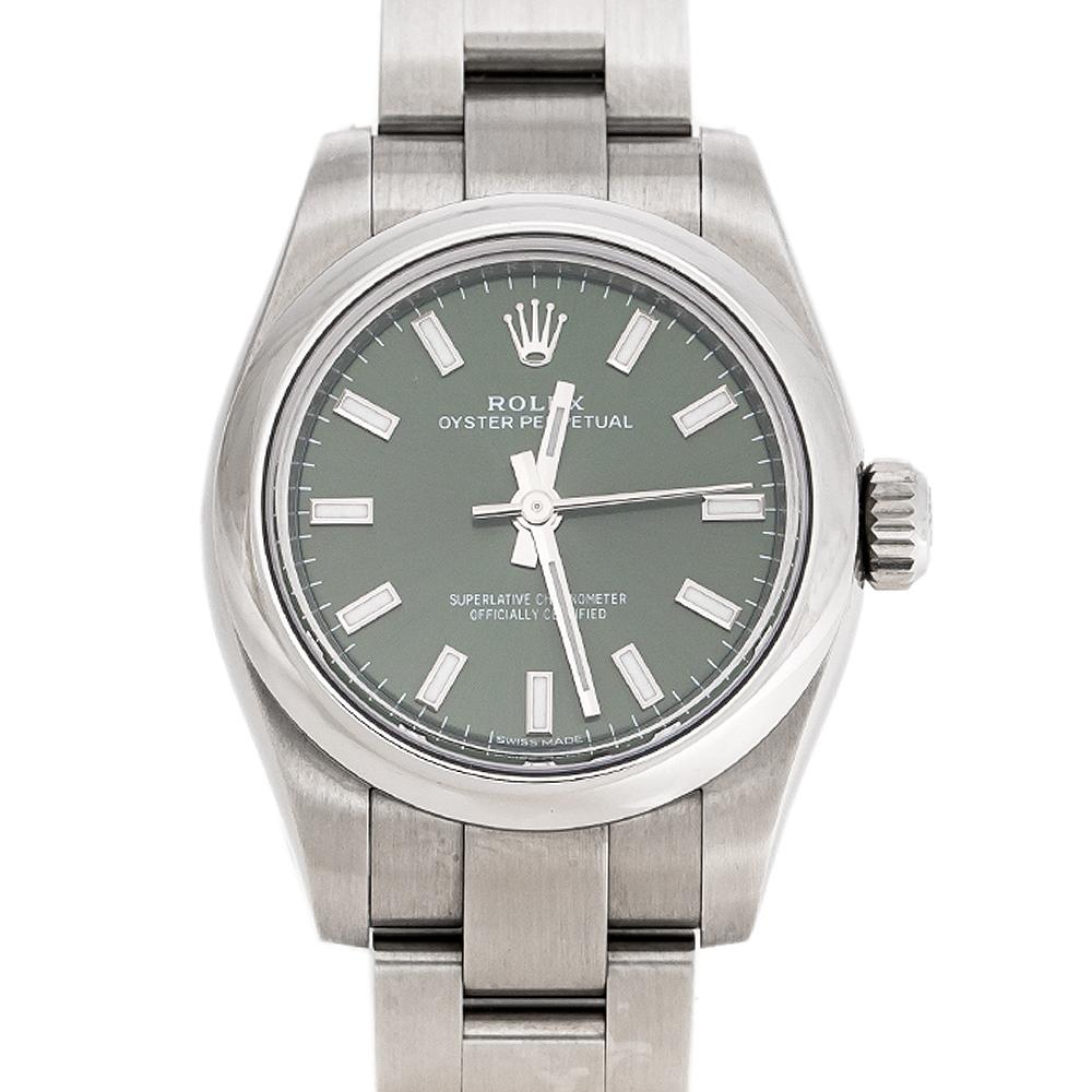 Modern feel and classic style, this wristwatch from the house Rolex is the perfect accessory to flaunt your rich taste in fashion. This watch features a distinctive olive green dial with index hour markers and three hands. The stainless steel watch