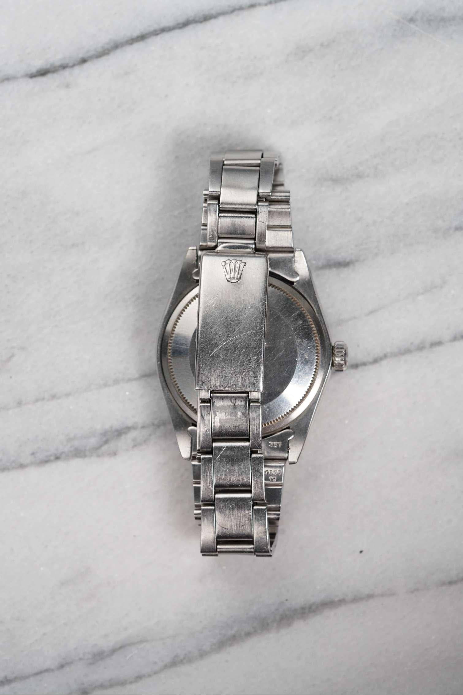 Montre Rolex OP 1501 en acier inoxydable, cadran argenté à rayures verticales, années 1970 Unisexe en vente
