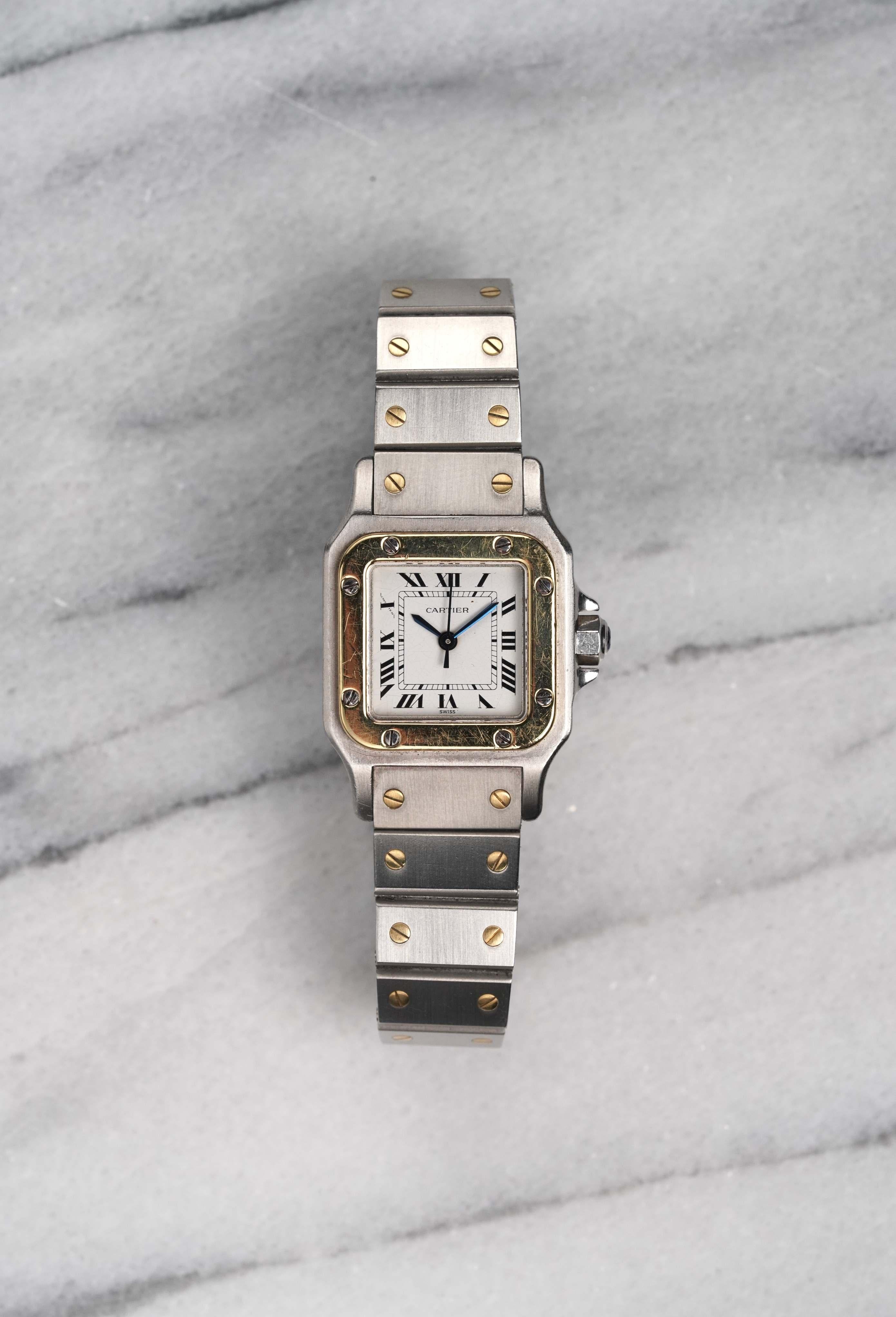 Hier ist eine neo-vintage Rolex Oyster Perpetual Date Referenz 15200 Automatik mit einem mattweißen Zifferblatt mit römischen Ziffern aus den 1990er-2000er Jahren. Hält die Zeit gut ein und ist voll funktionsfähig. Die Abmessungen umfassen ein