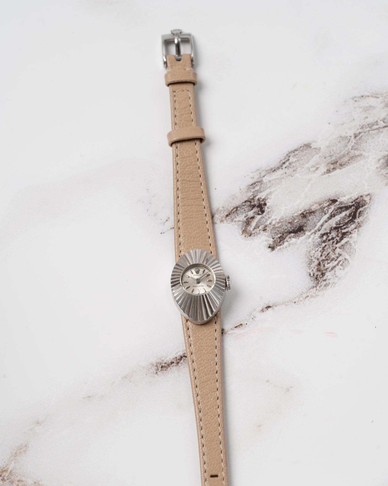 Rolex Oval Chamäleon Präzision 18k WG geriffelt Fall 1967 im Angebot 3