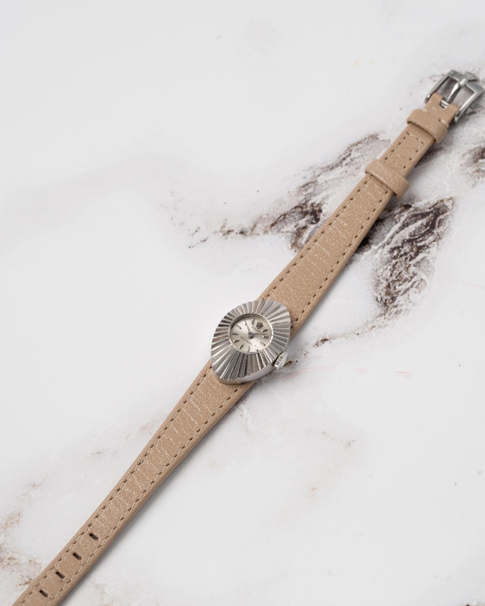 Rolex Oval Chamäleon Präzision 18k WG geriffelt Fall 1967 im Angebot 4