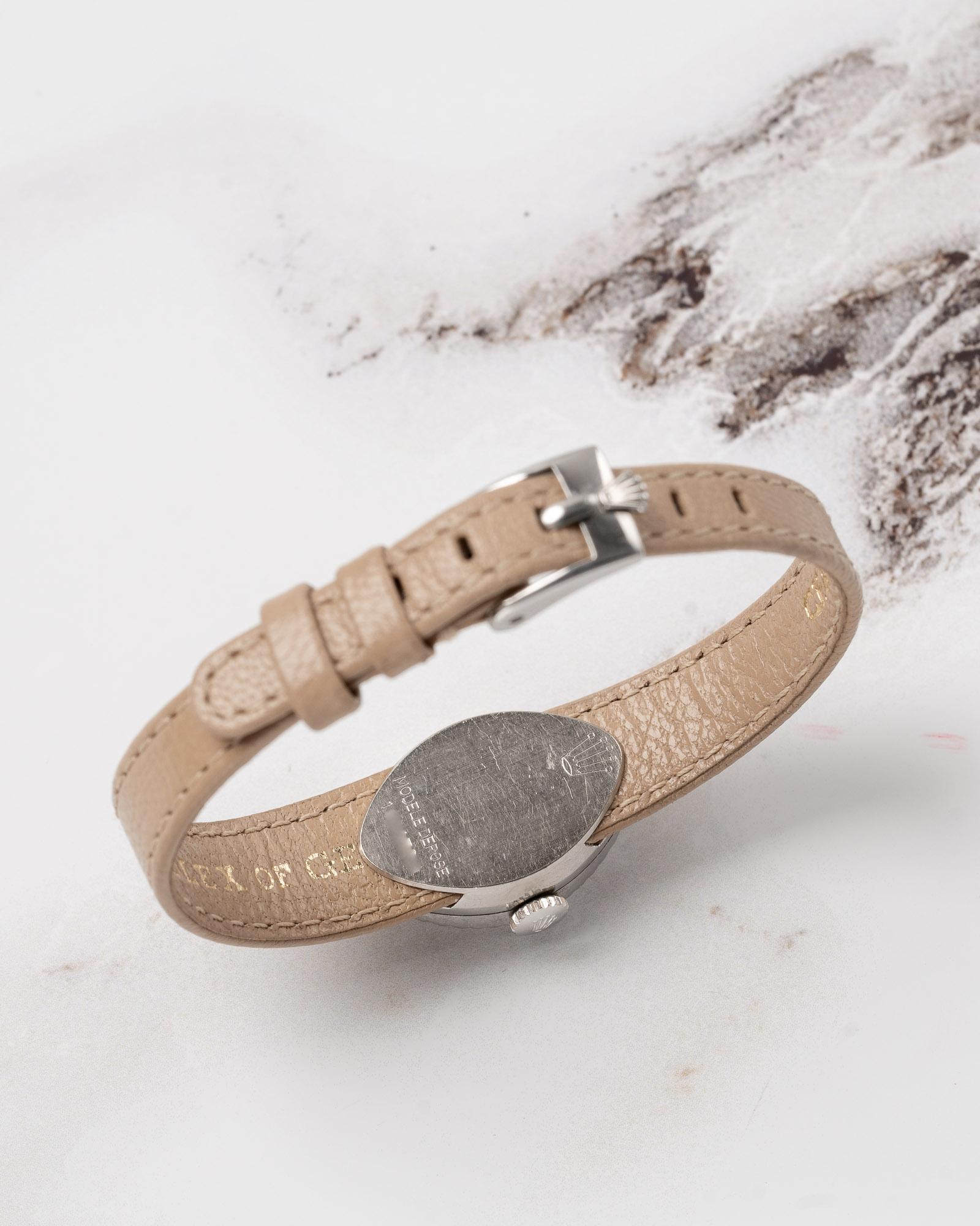 Rolex Oval Chamäleon Präzision 18k WG geriffelt Fall 1967 im Angebot 1