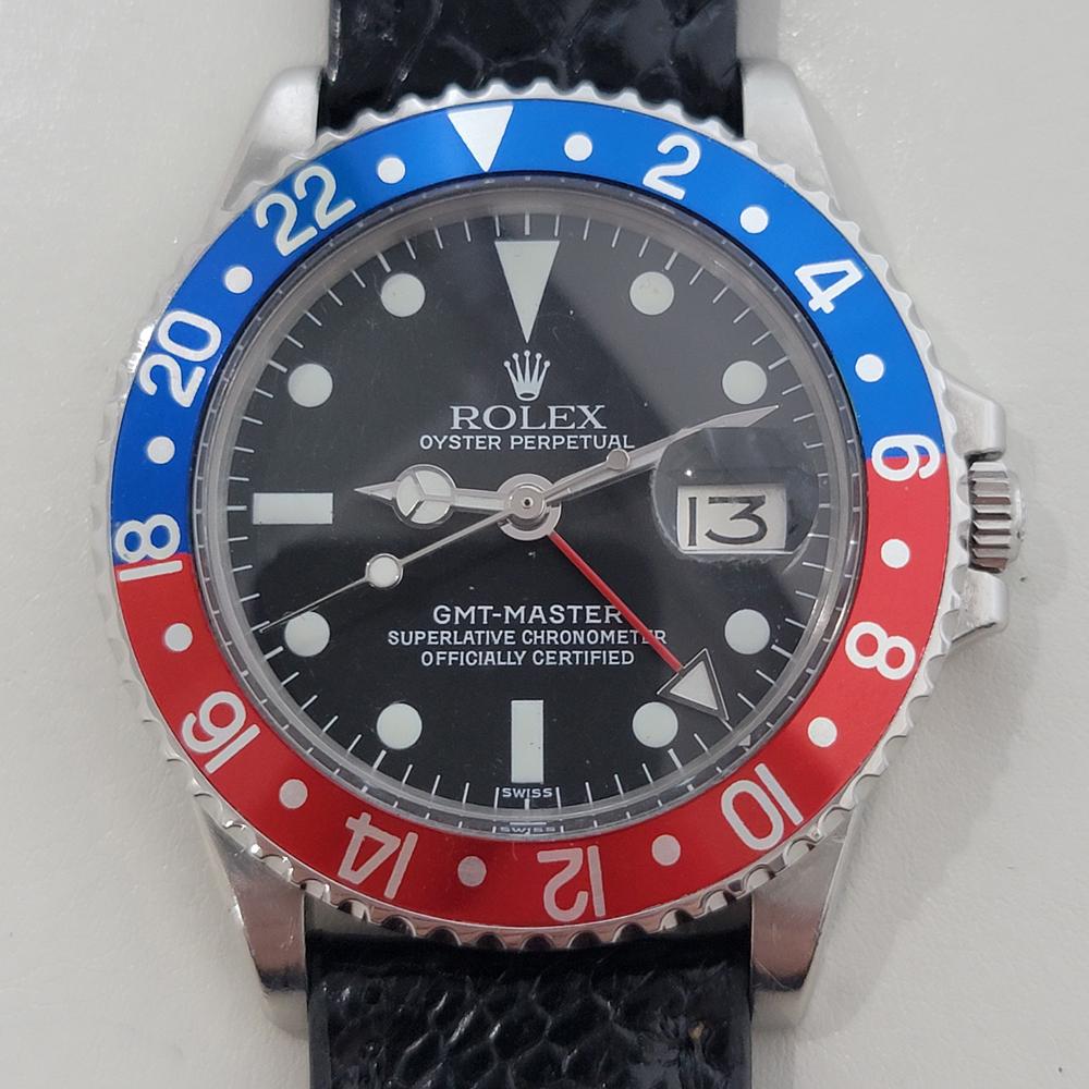 El emblemático Rolex GMT Master 1675 automático con bisel pepsi, c.1971, en inmaculado estado de funcionamiento. Verificado auténtico por un maestro relojero. Impresionante esfera negra firmada por Rolex, índices redondos, agujas plateadas Rolex