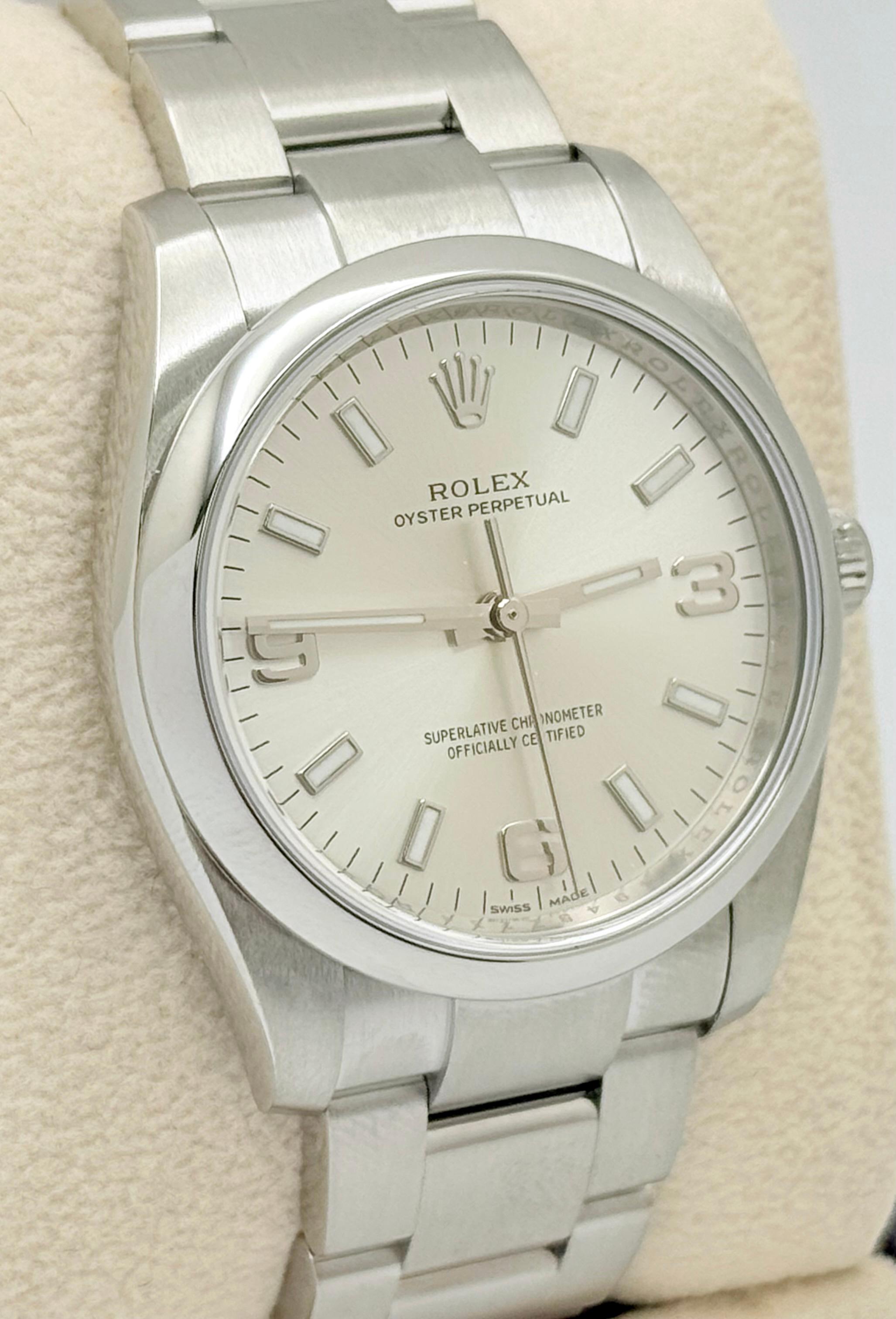 Numero di stile: 114200



Seriale: 4945****



Anno: 2014-2018

 

Model: Rolex Oyster Perpetual

 

Materiale della cassa: Acciaio inossidabile

 

Fascia: Acciaio inossidabile

  

Lunetta: Acciaio inossidabile

  

Quadrante: argento

 

Volto: