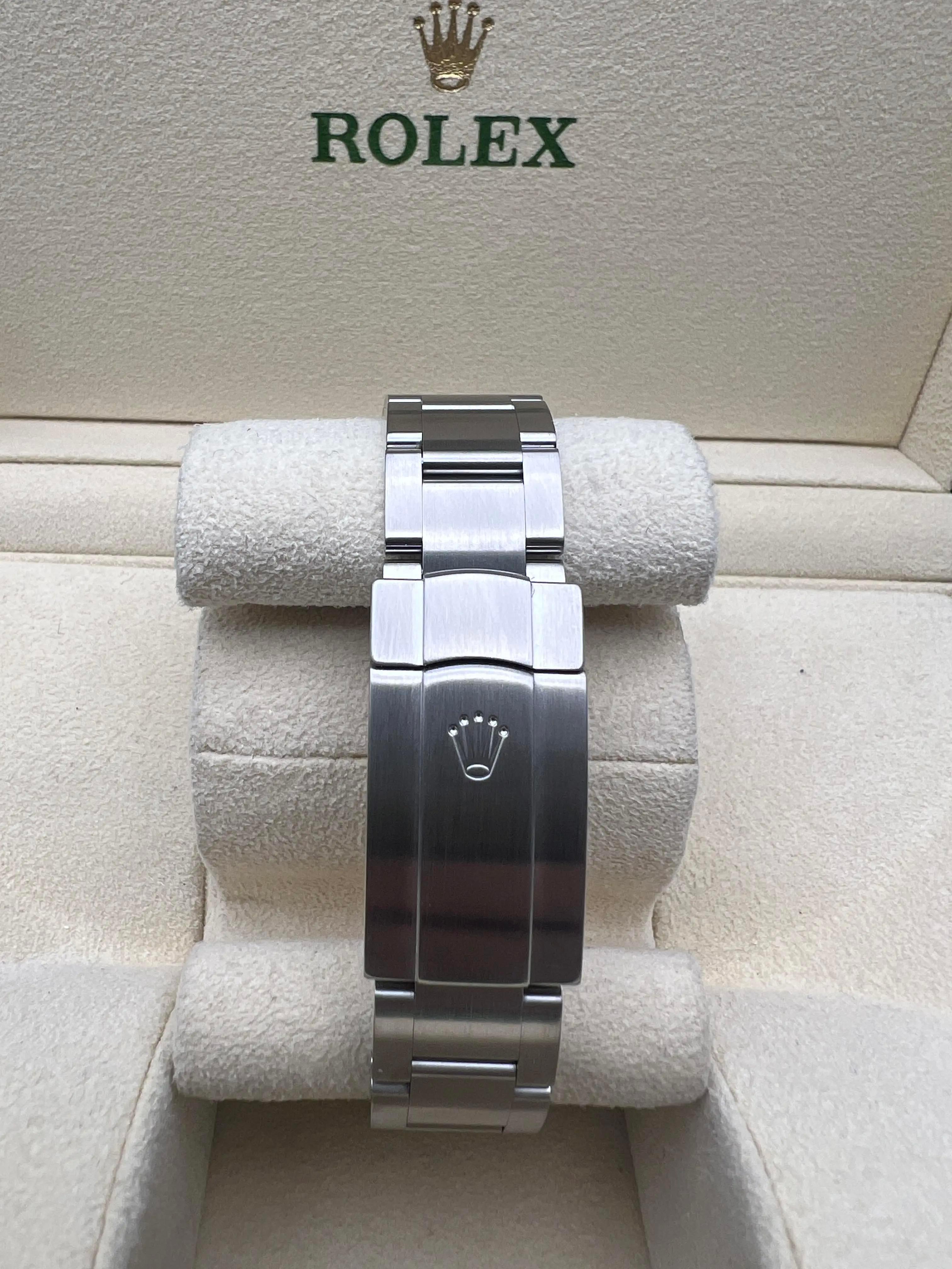 Rolex Oyster Perpetual 114300 39mm Personalizado Celebración Dial Caja Papeles (124300) en venta 6