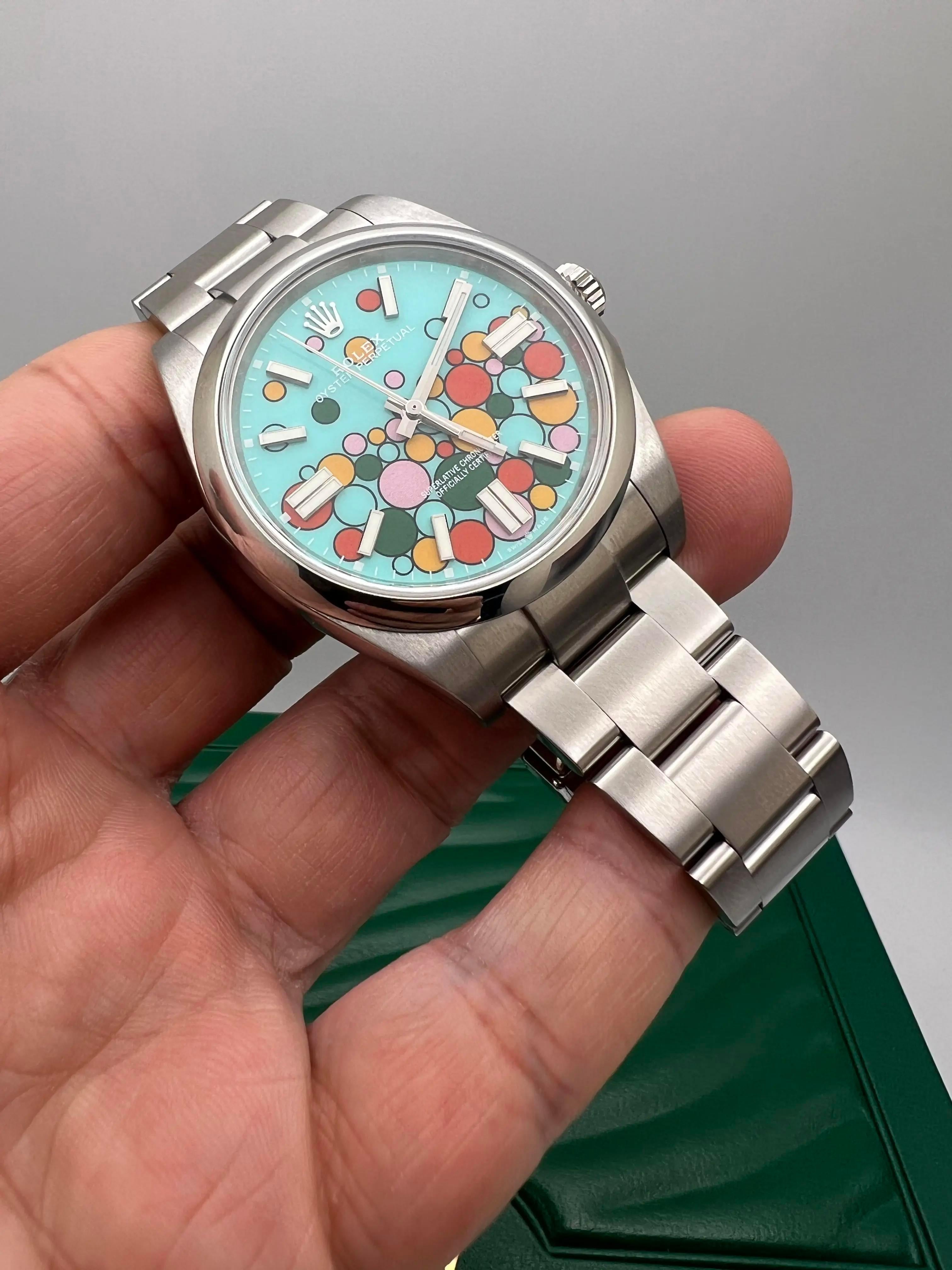 Rolex Oyster Perpetual 114300 39mm Personalizado Celebración Dial Caja Papeles (124300) en venta 3