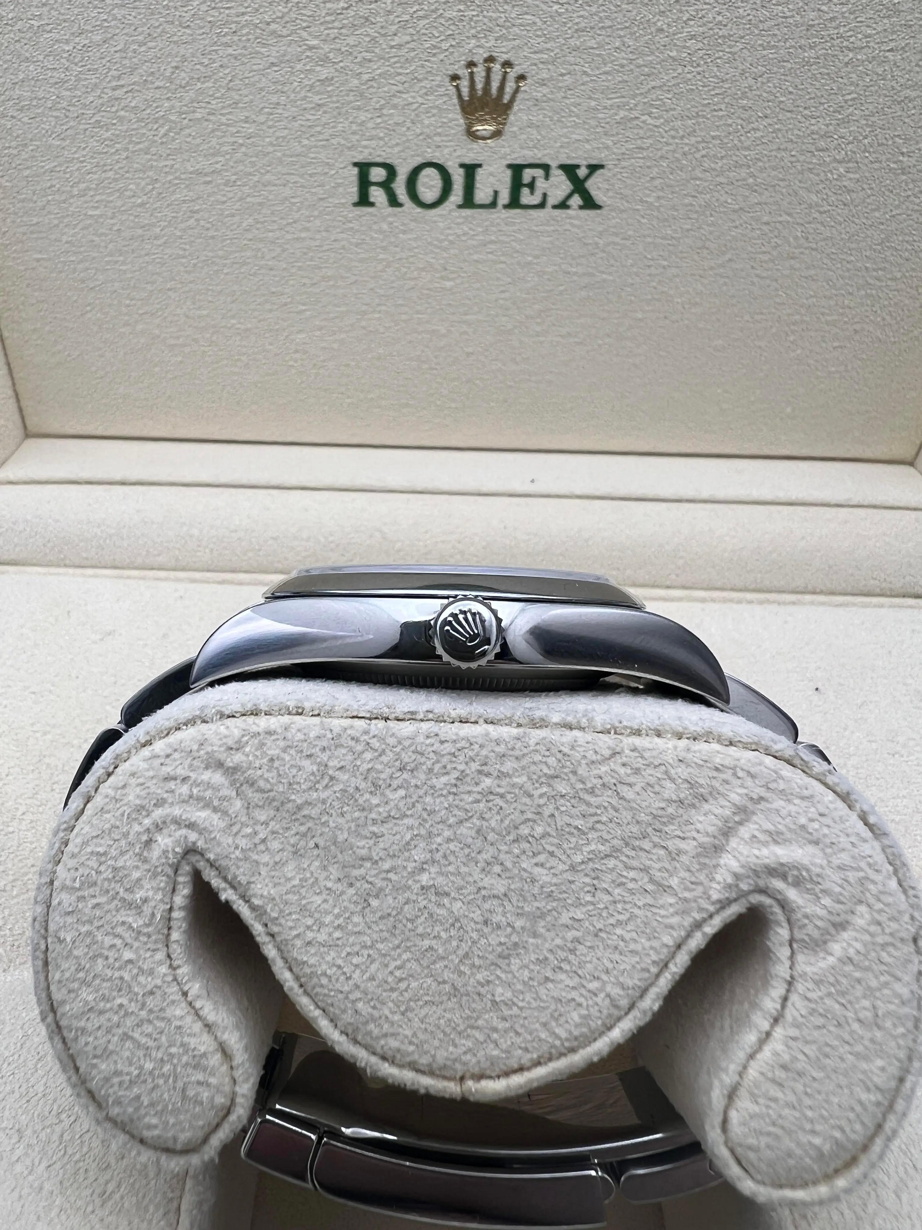 Rolex Oyster Perpetual 114300 39mm Personalizado Celebración Dial Caja Papeles (124300) en venta 4