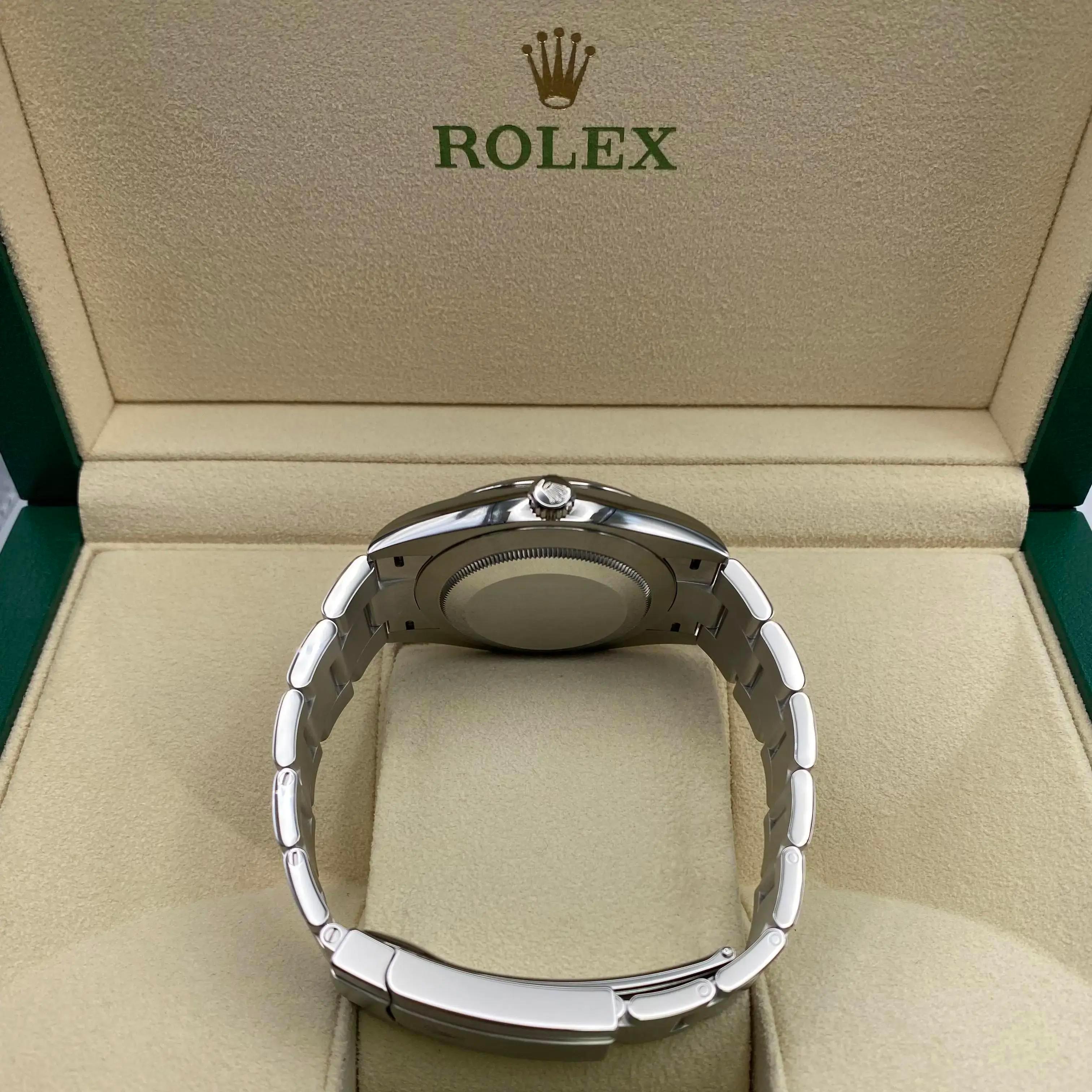 Rolex Oyster Perpetual 124300 41mm Stahl Koralle rotes Zifferblatt Oyster Uhr im Zustand „Hervorragend“ im Angebot in New York, NY
