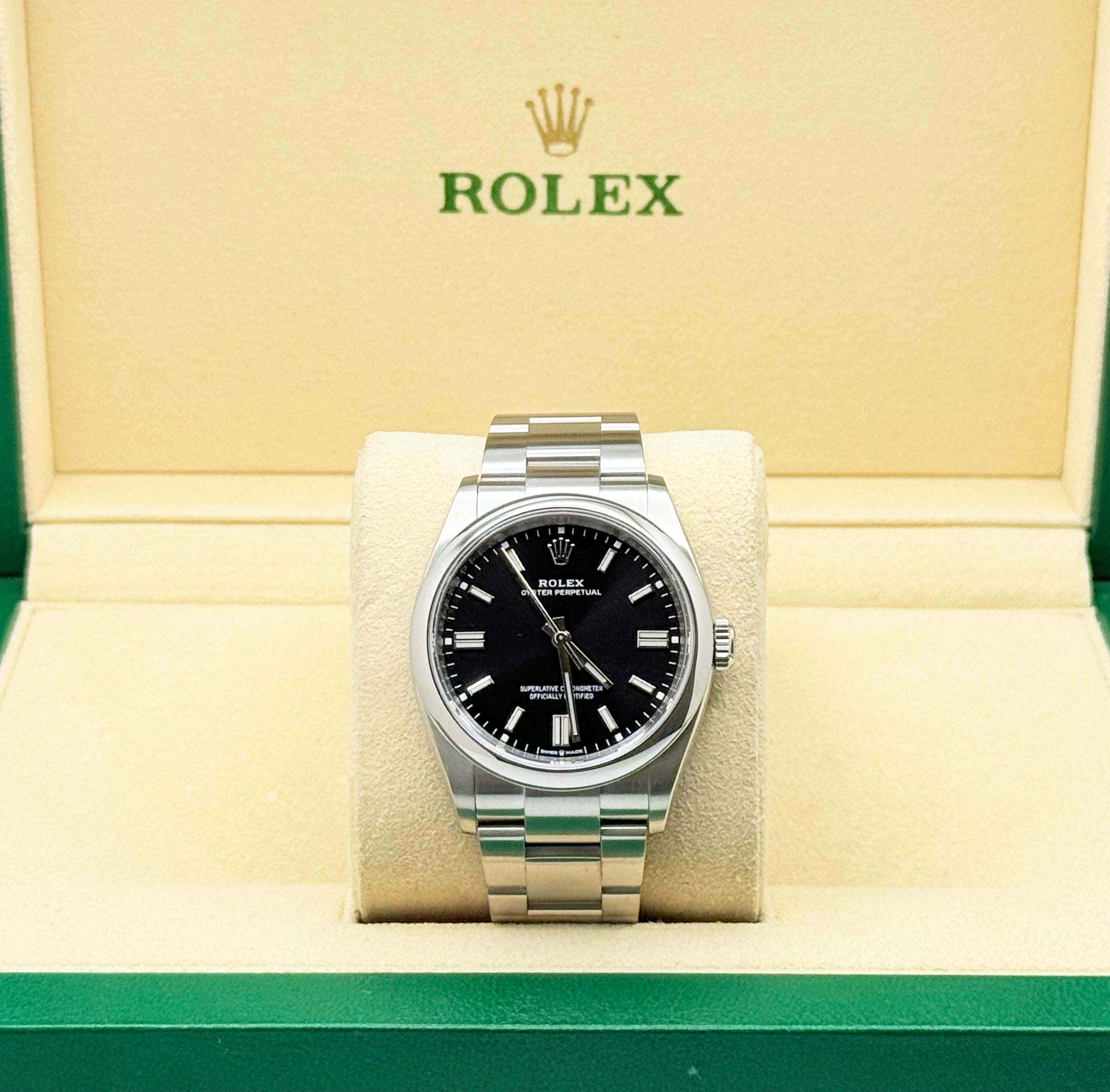Numero di stile: 126000



Seriale: 5W0*****



Anno: 2021

 

Model: Rolex Oyster Perpetual

 

Materiale della cassa: Acciaio inossidabile

 

Fascia: Acciaio inossidabile

  

Lunetta: Acciaio inossidabile

  

Quadrante: nero

 

Volto: