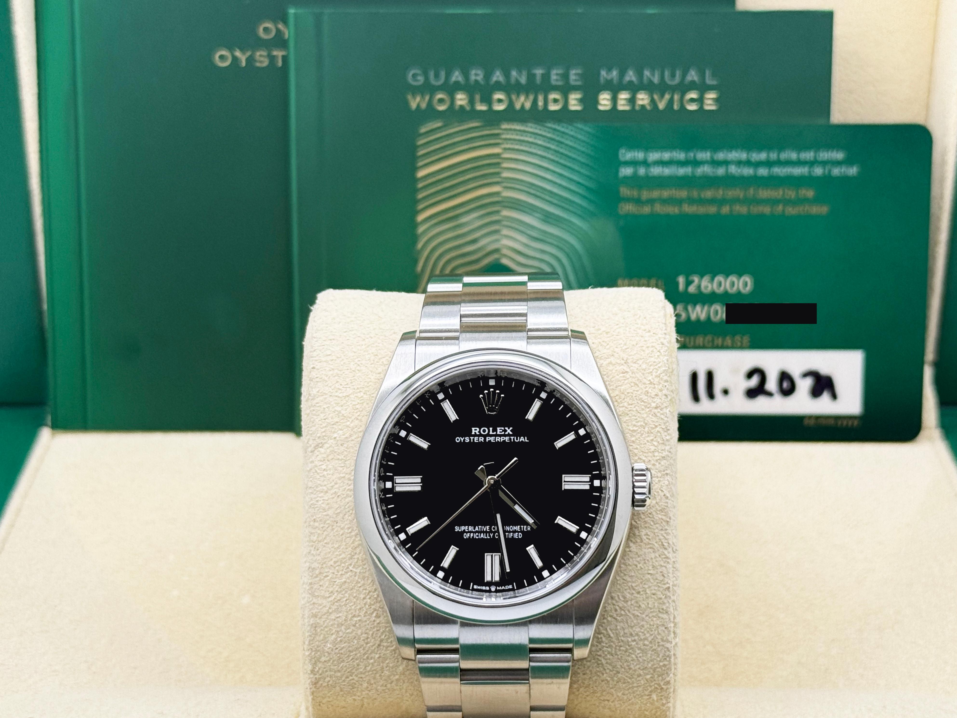 Rolex Oyster Perpetual 126000 36mm Quadrante Nero Acciaio Scatola Carta 2021 in vendita 5