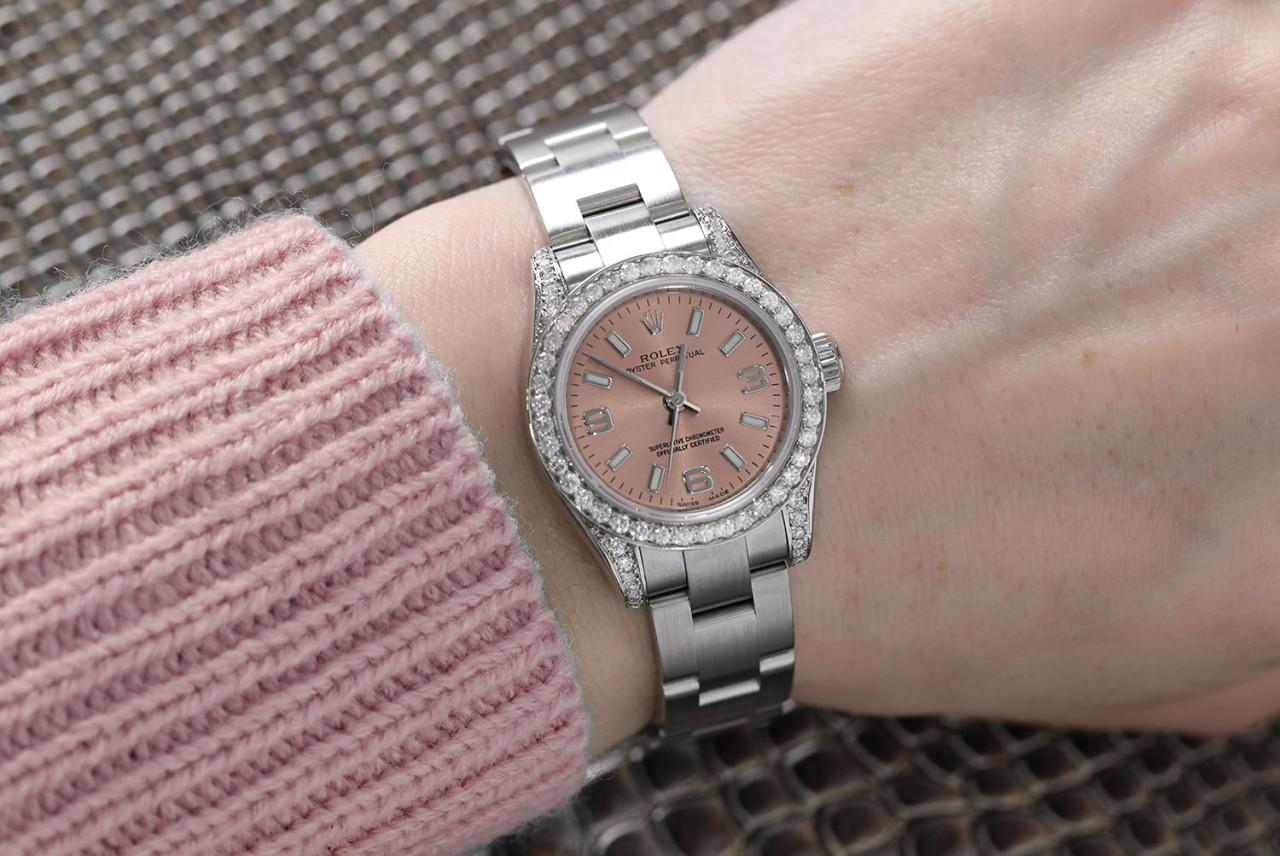 Rolex Oyster Perpetual Stainless Steel Ladies Watch with Diamonds Watch  In Excellent Condition For Sale In New York, NY