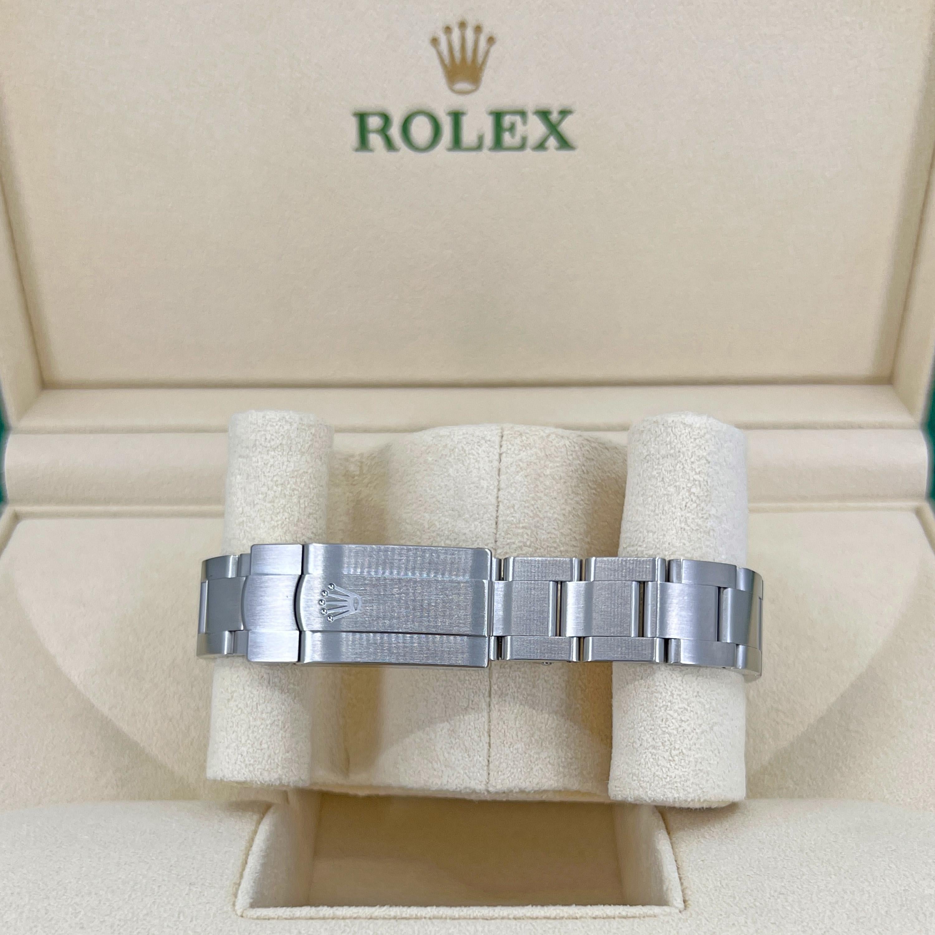 Women's Rolex Oyster Perpetual 31 Silver Dial 277200 2022 Unworn Watch Complete For Sale