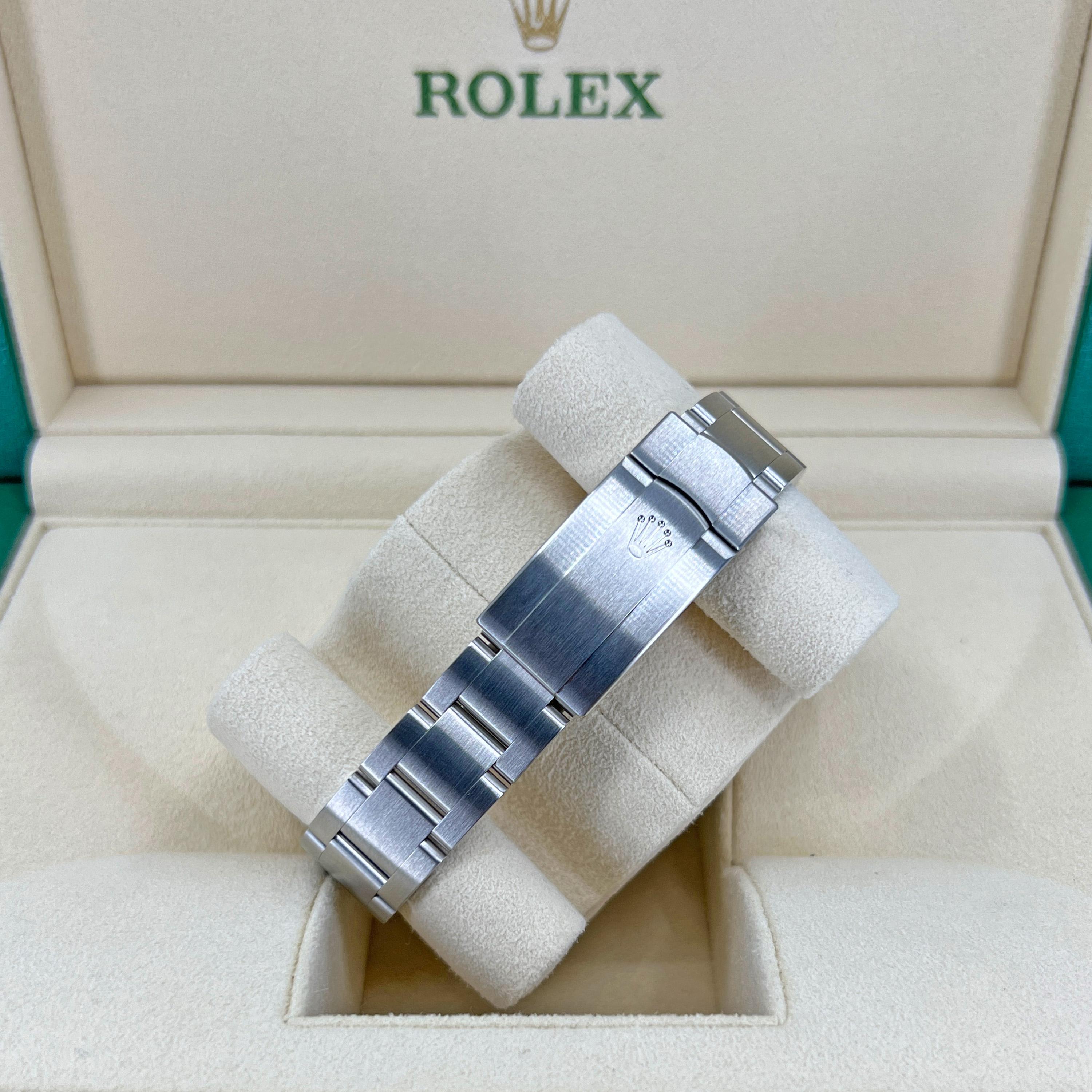 Rolex Oyster Perpetual 34 mm 2022 Blue Dial 124200 Unworn Watch Complete For Sale 2