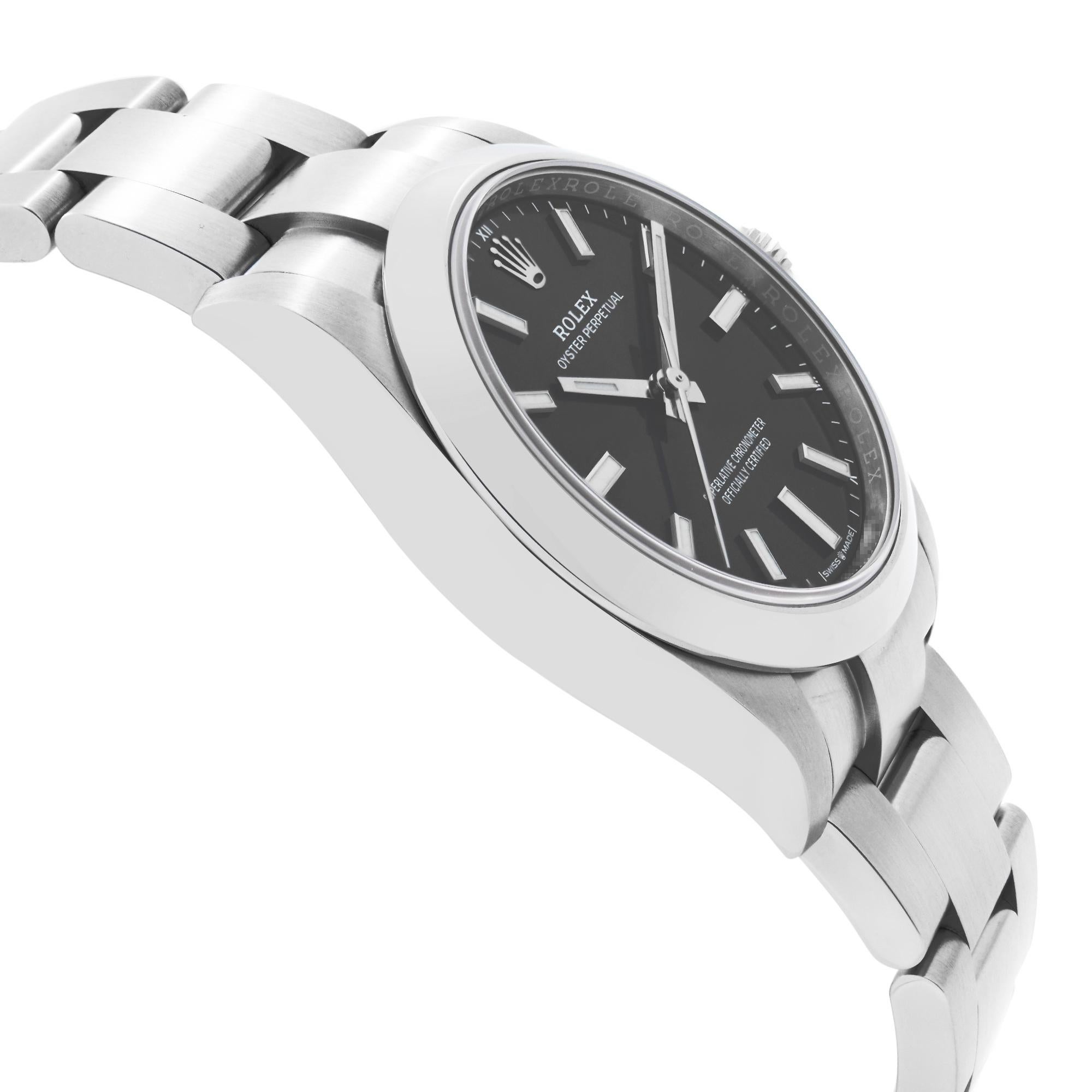 Rolex Oyster Perpetual Steel Schwarzes Zifferblatt Automatik Midsize-Uhr 124200 für Damen oder Herren im Angebot