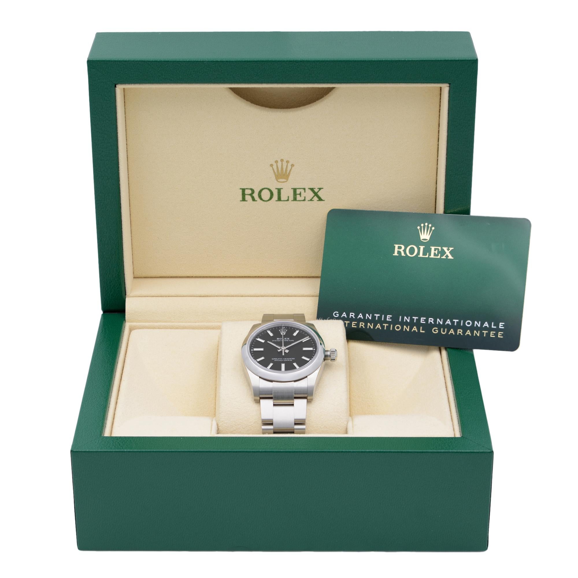 Rolex Oyster Perpetual Steel Schwarzes Zifferblatt Automatik Midsize-Uhr 124200 im Angebot 3