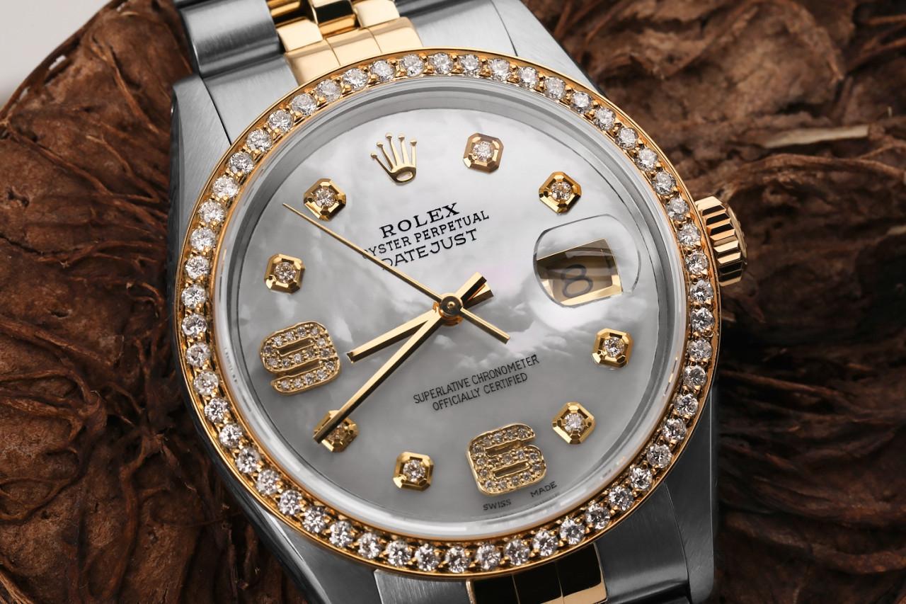 Rolex Oyster Perpetual Datejust Diamant-Lünette Weißes MOP Zifferblatt Diamant 6 & 9 Uhr im Zustand „Hervorragend“ im Angebot in New York, NY