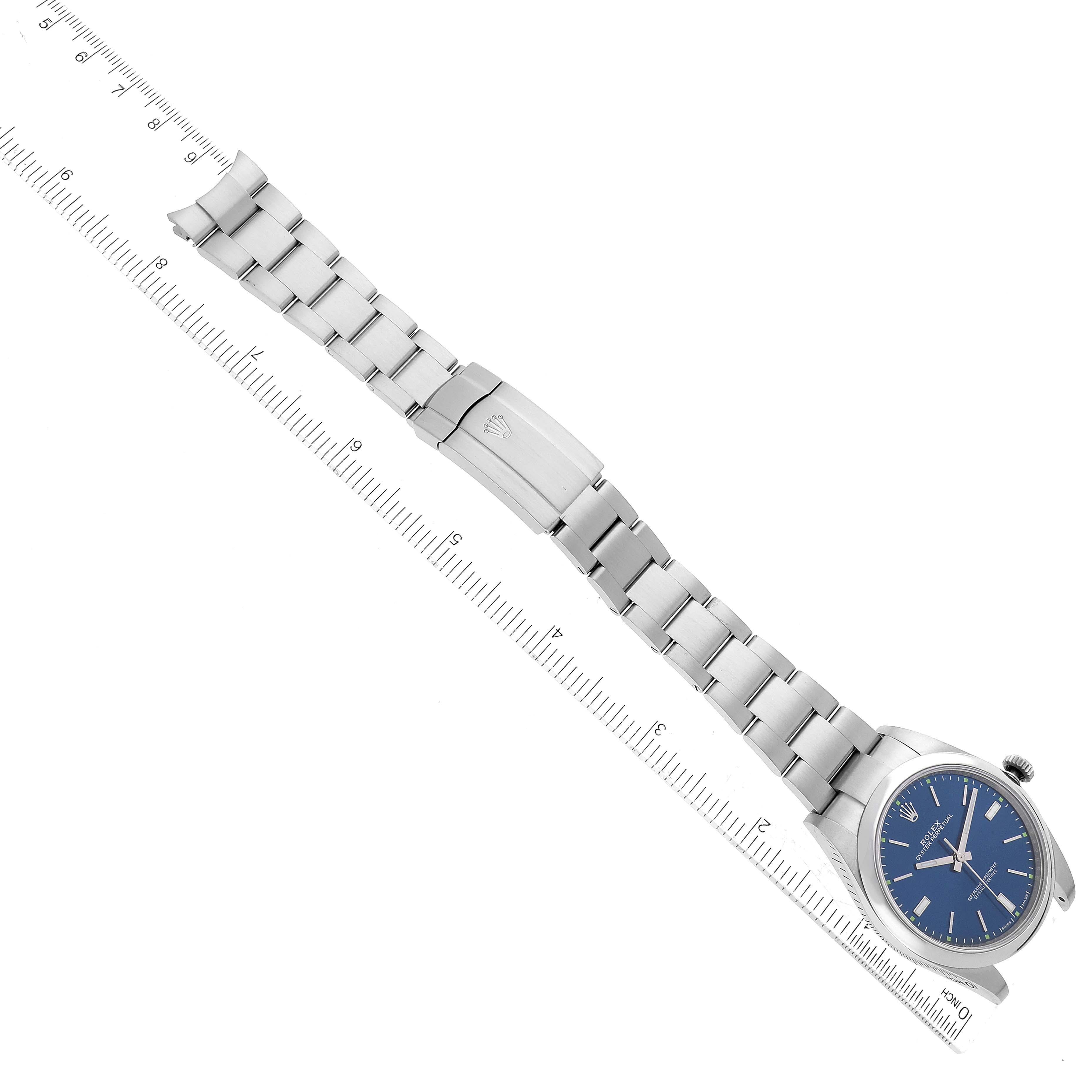 Rolex Oyster Perpetual 39mm avec cadran bleu, montre pour hommes 114300 Boîte Card en vente 6