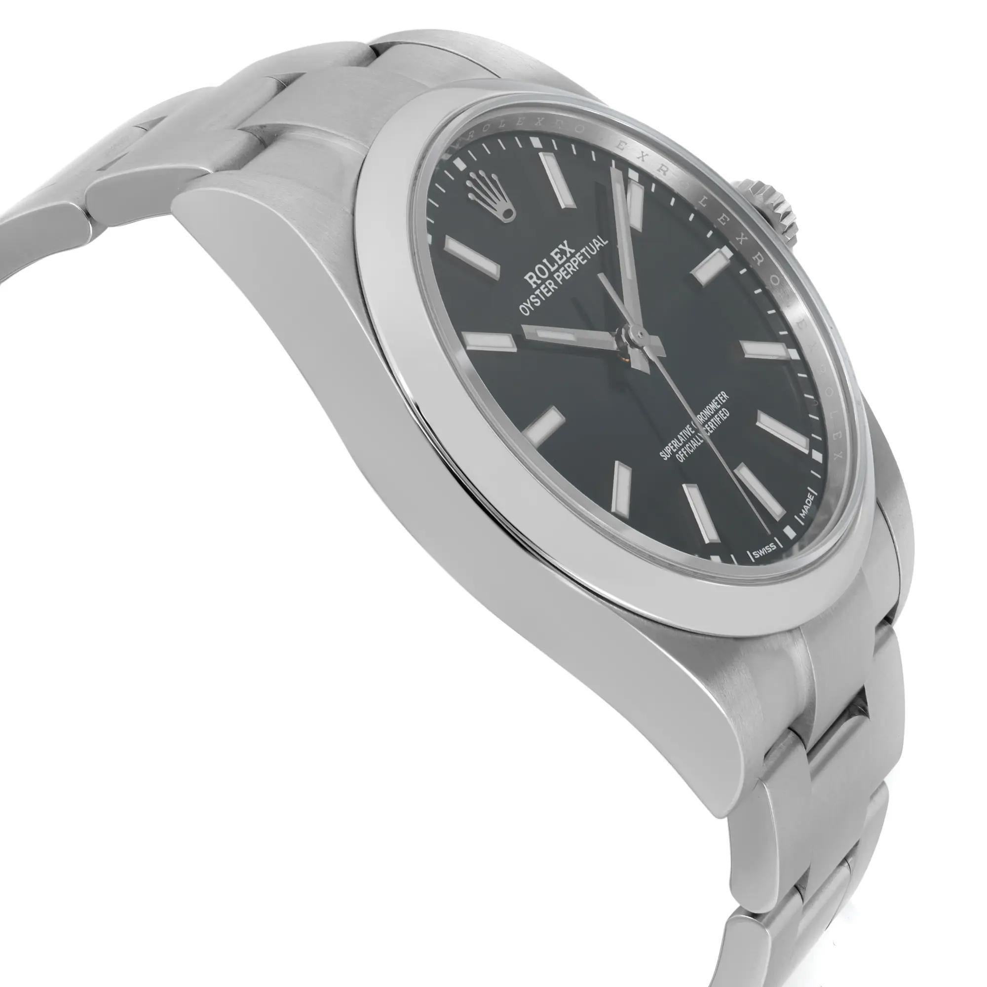 Rolex Oyster Perpetual 39mm Stainless Steel Black Dial Mens Watch 114300 Pour hommes en vente