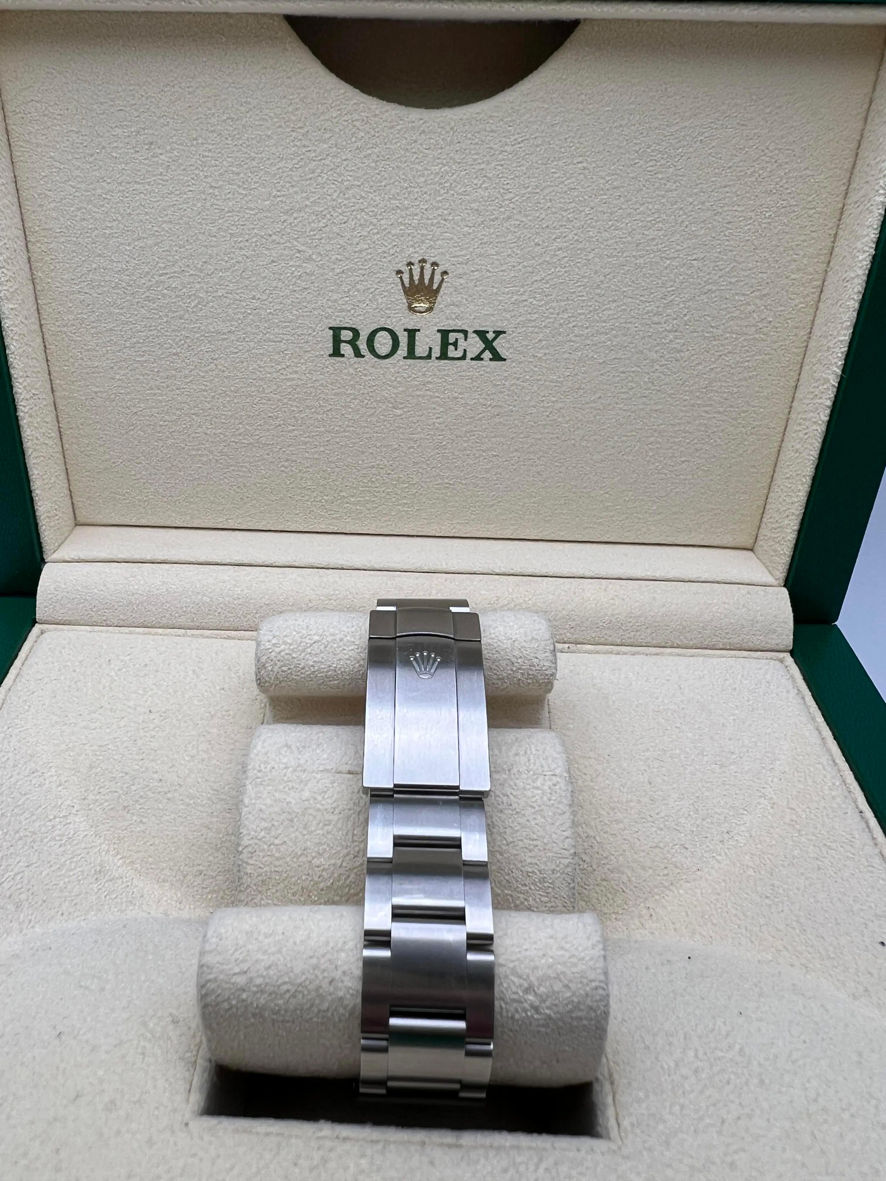 Rolex Oyster Perpetual 41mm 124300 Quadrante beige personalizzato + Scatola Originale Documenti in vendita 7