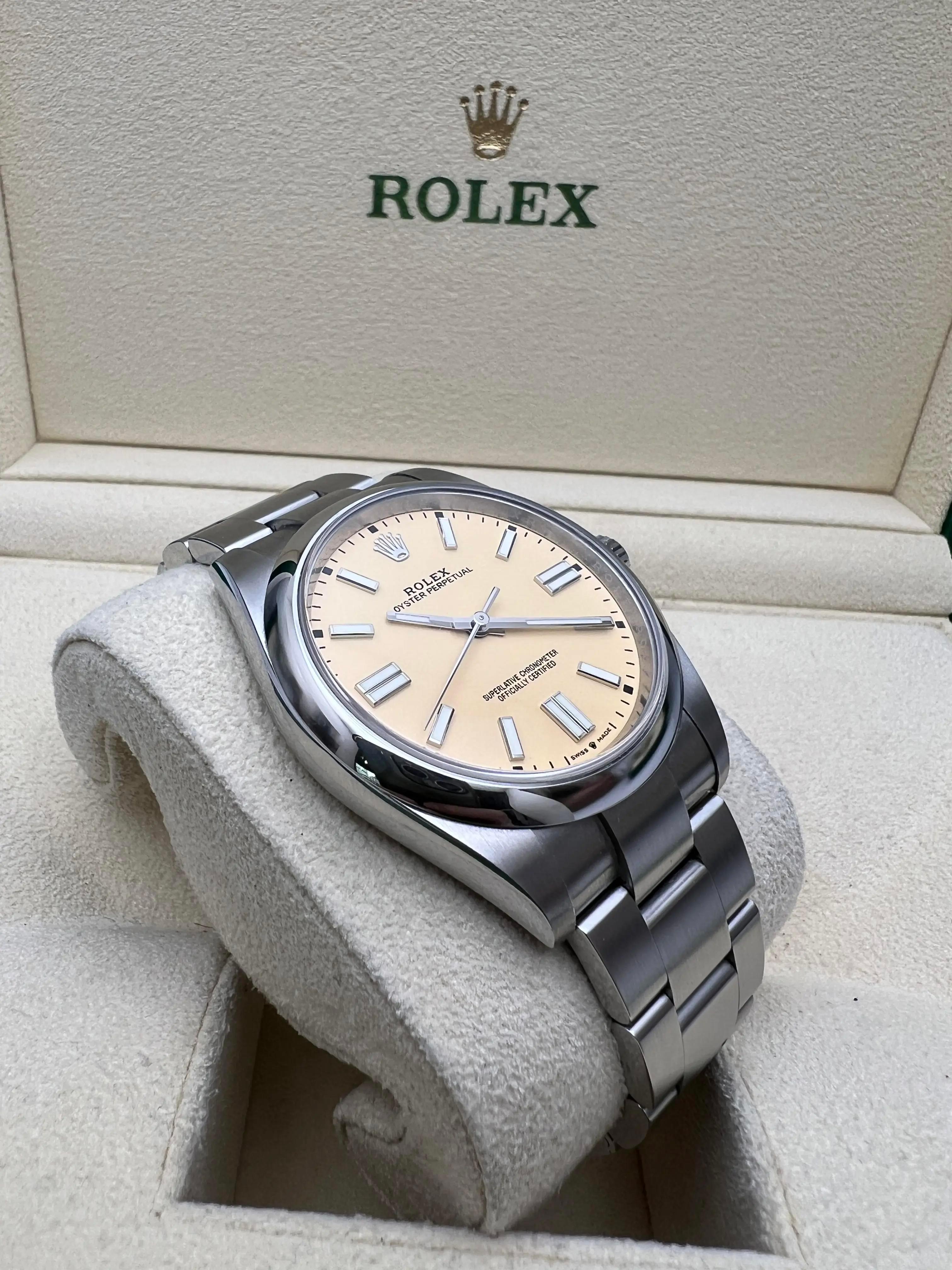 Rolex Oyster Perpetual 41mm 124300 Quadrante beige personalizzato + Scatola Originale Documenti in vendita 1