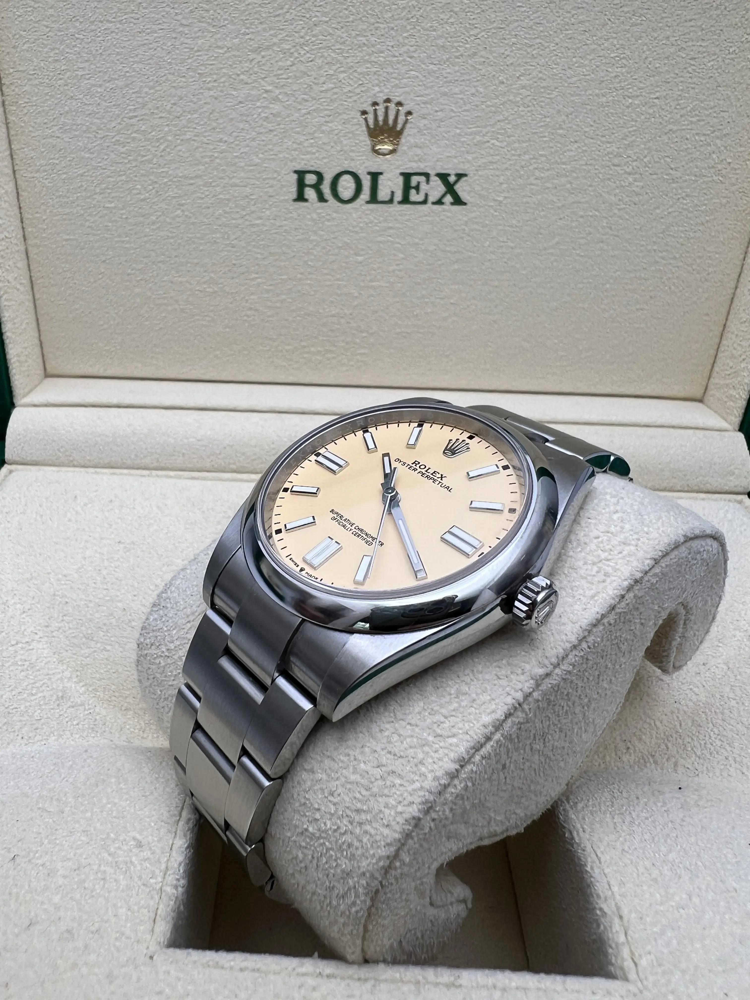 Rolex Oyster Perpetual 41mm 124300 Quadrante beige personalizzato + Scatola Originale Documenti in vendita 2