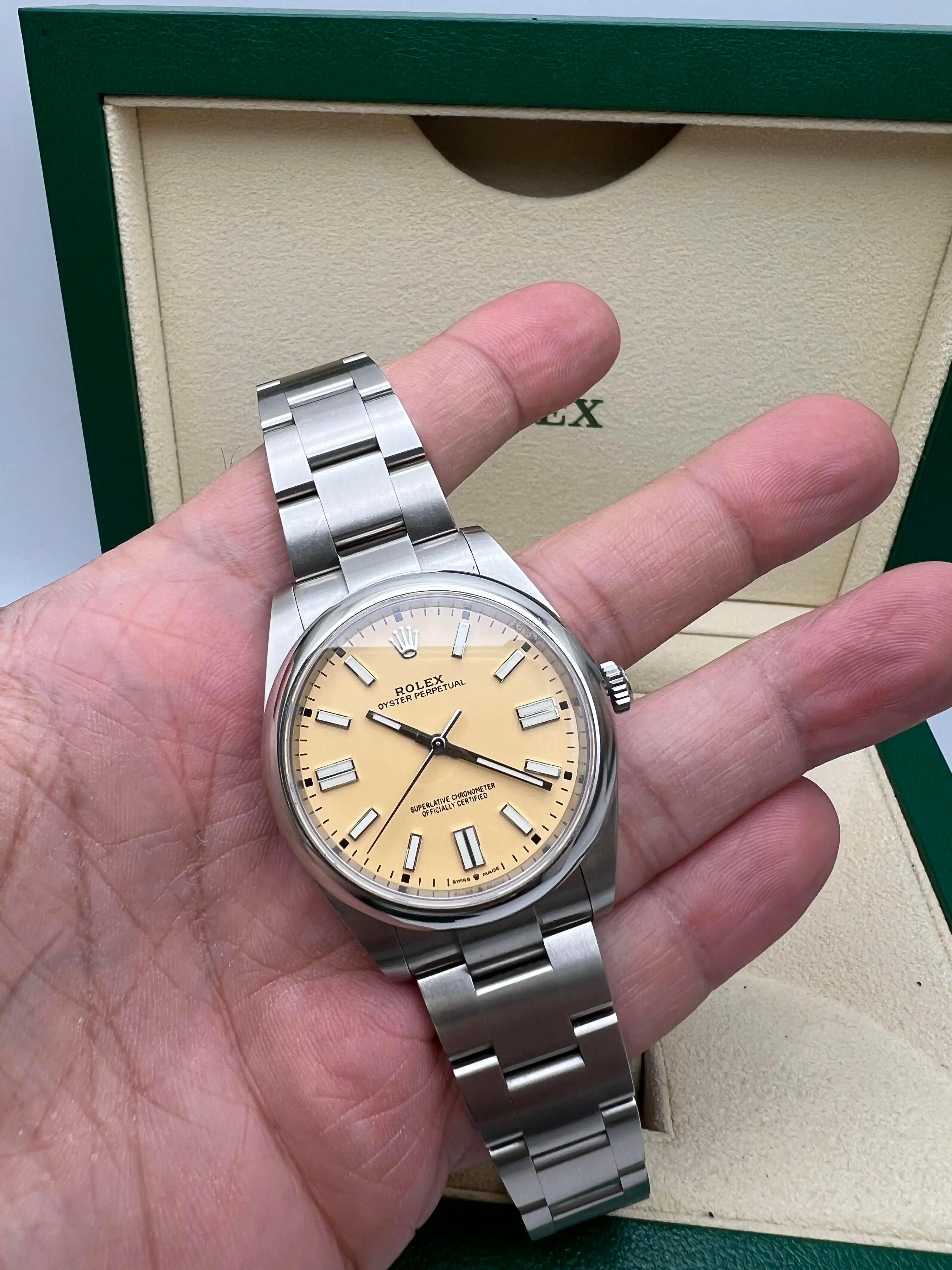 Rolex Oyster Perpetual 41mm 124300 Quadrante beige personalizzato + Scatola Originale Documenti in vendita 5