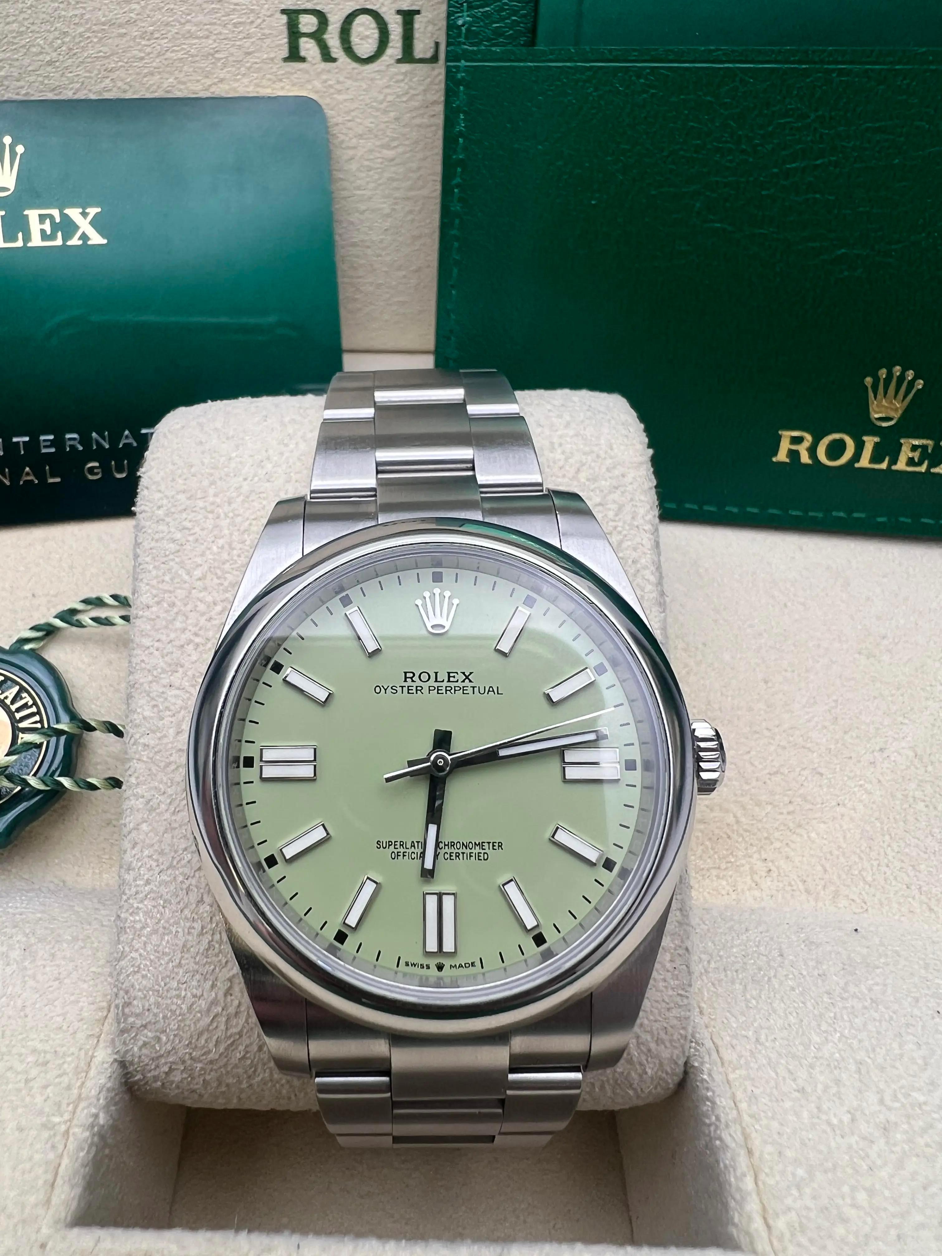 Rolex Oyster Perpetual 41mm 124300 Custom Pistazie Zifferblatt + Original Box Papiere im Angebot 1